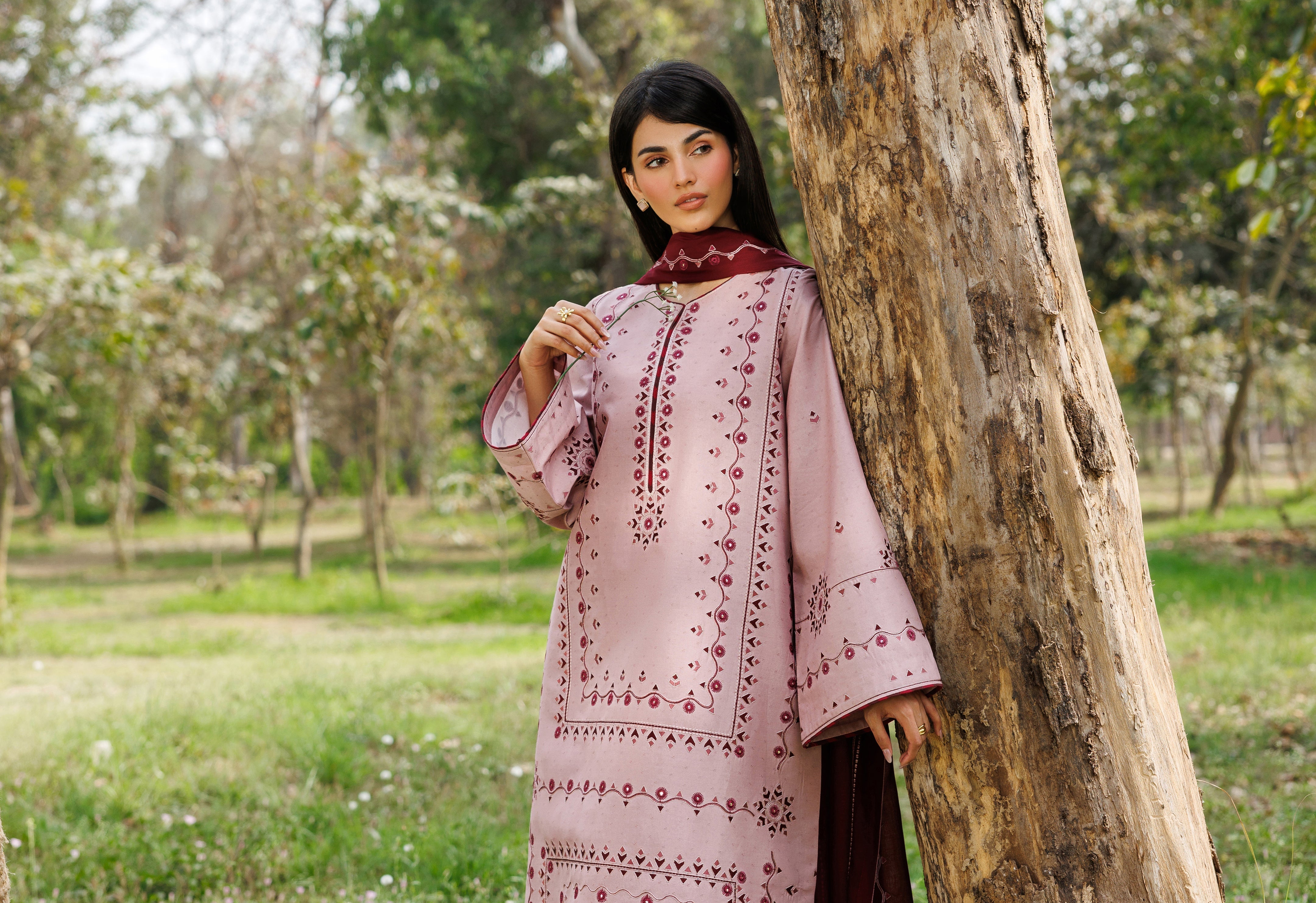 Top Summer Fabrics in Pakistan: Why Lawn Still Rules Every Wardrobe
