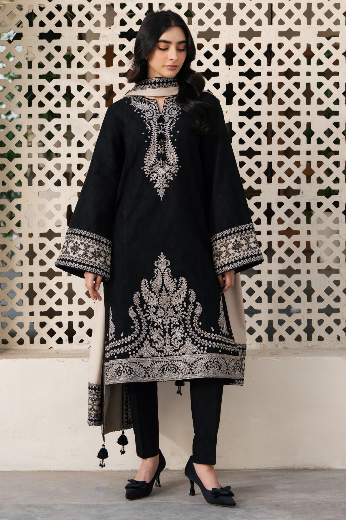 EMBROIDERED JACQUARD KHADDAR UW-0129