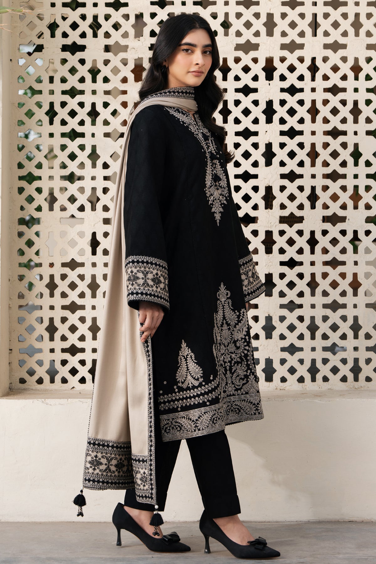 EMBROIDERED JACQUARD KHADDAR UW-0129