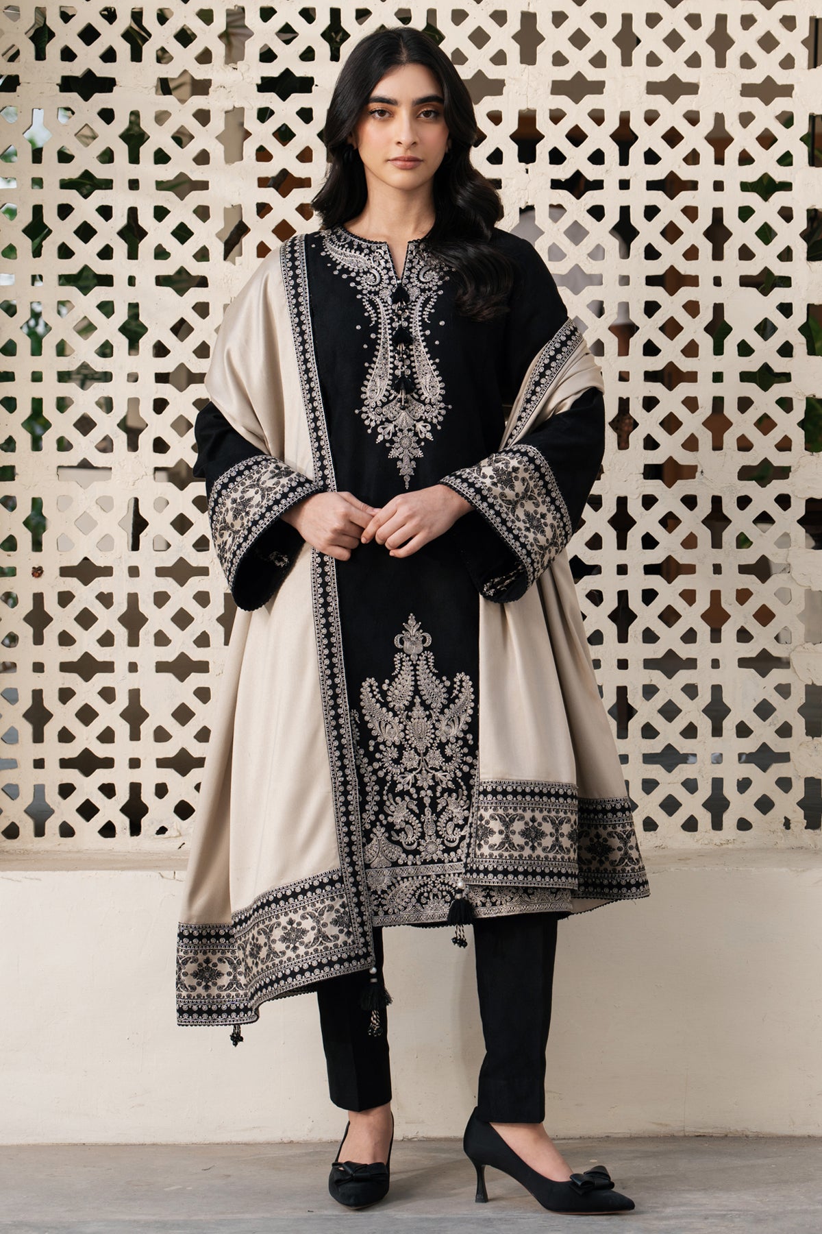 EMBROIDERED JACQUARD KHADDAR UW-0129