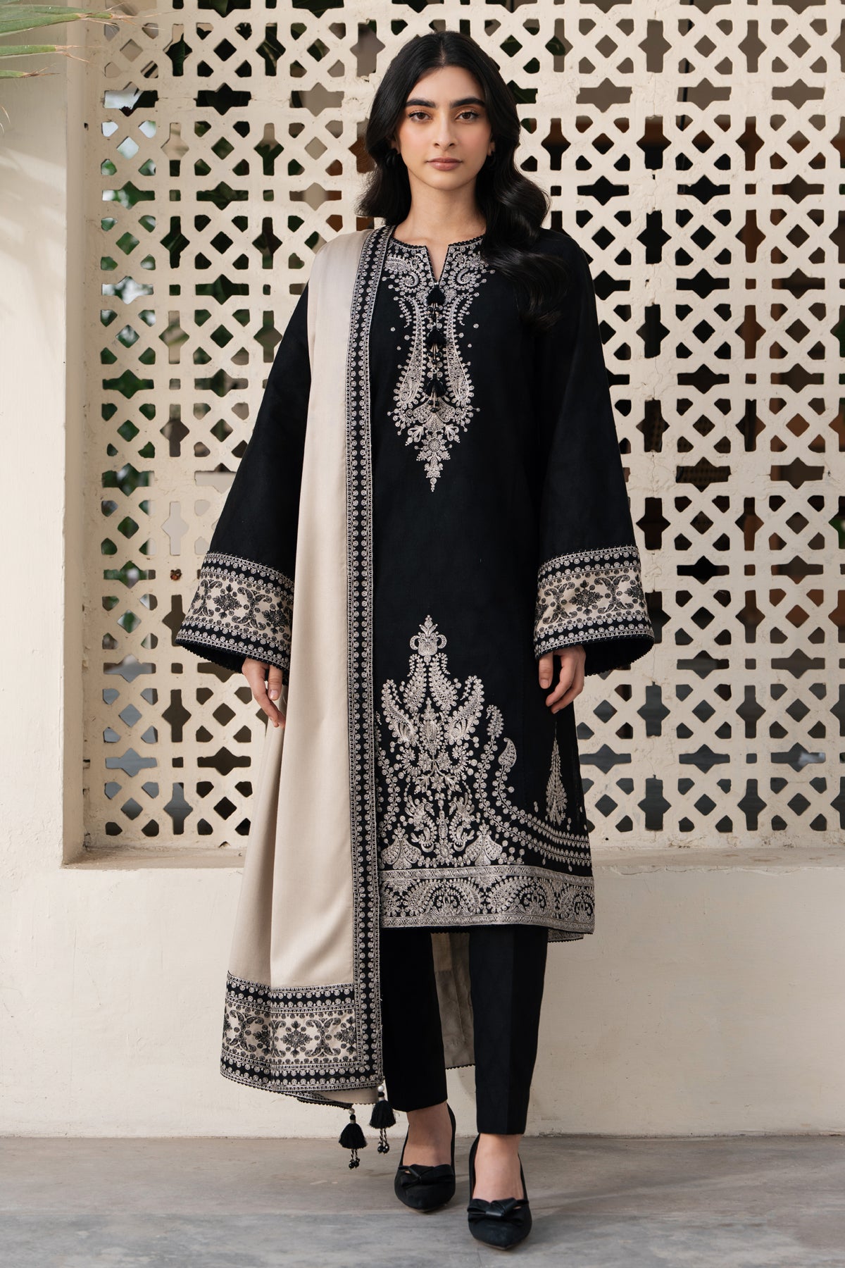 EMBROIDERED JACQUARD KHADDAR UW-0129