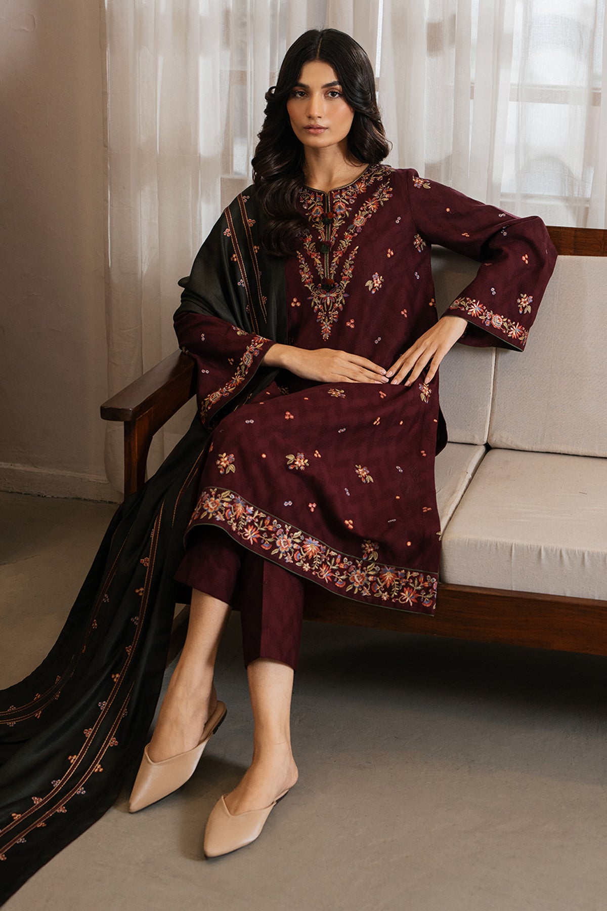 EMBROIDERED JACQUARD KHADDAR UW-0130