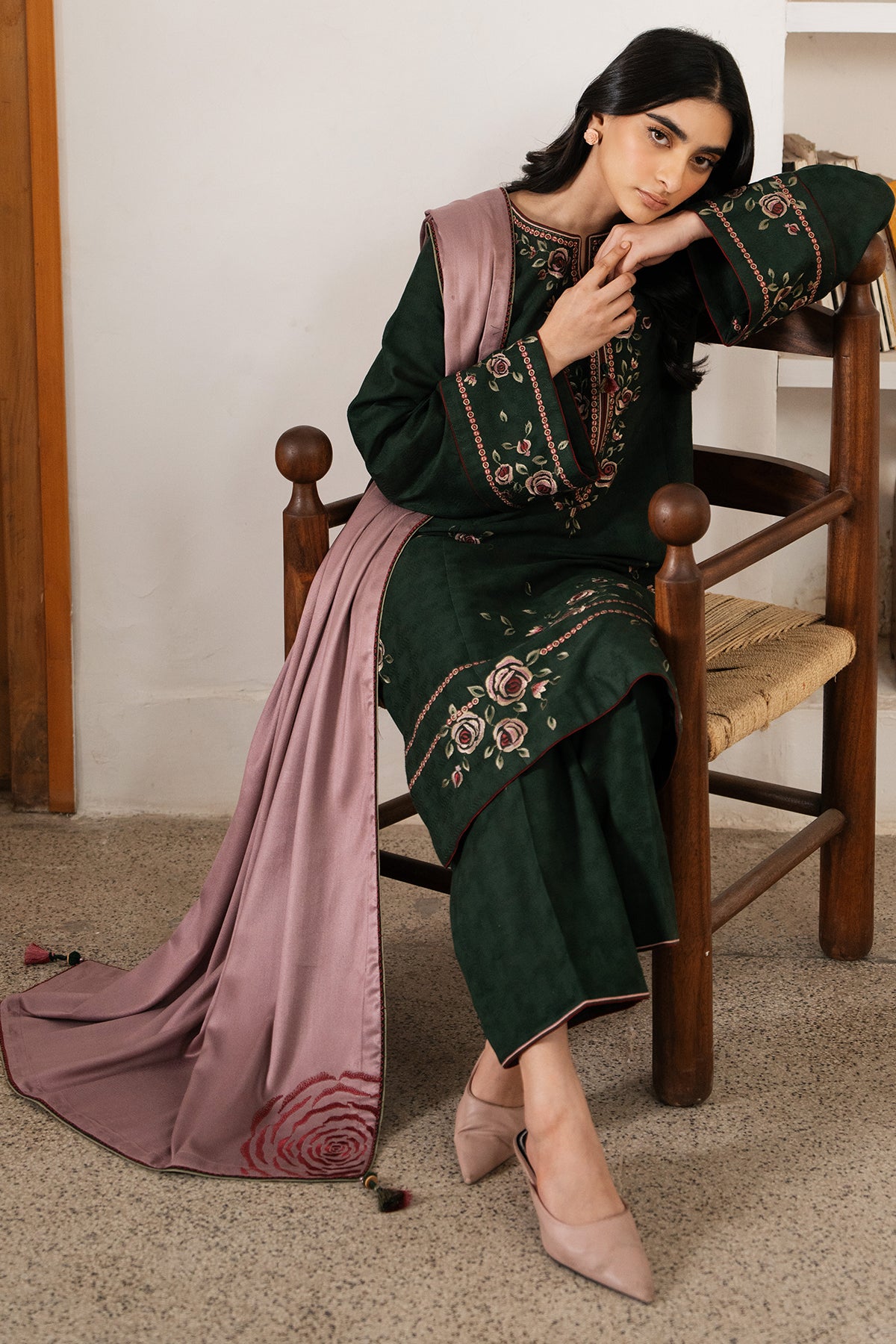 EMBROIDERED JACQUARD KHADDAR UW-0131