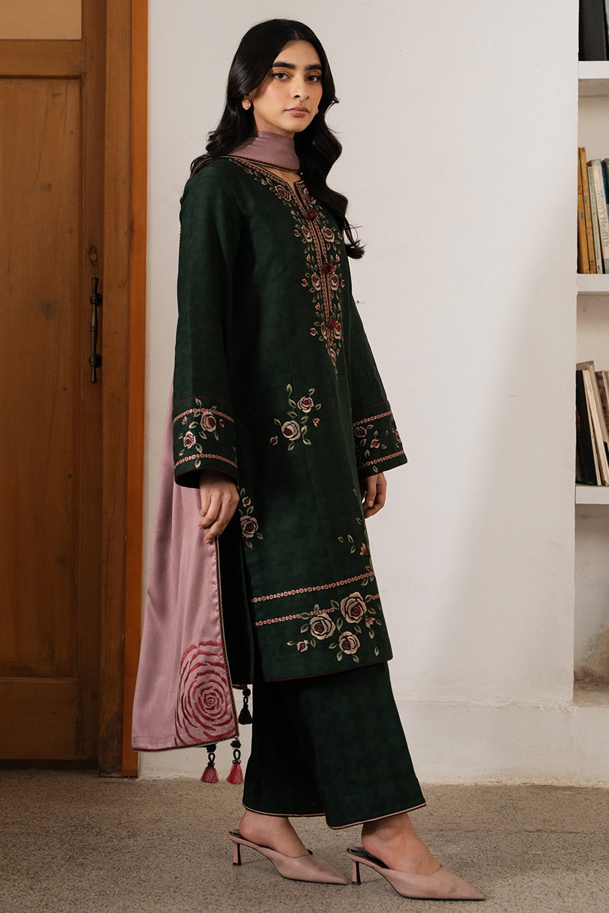 EMBROIDERED JACQUARD KHADDAR UW-0131