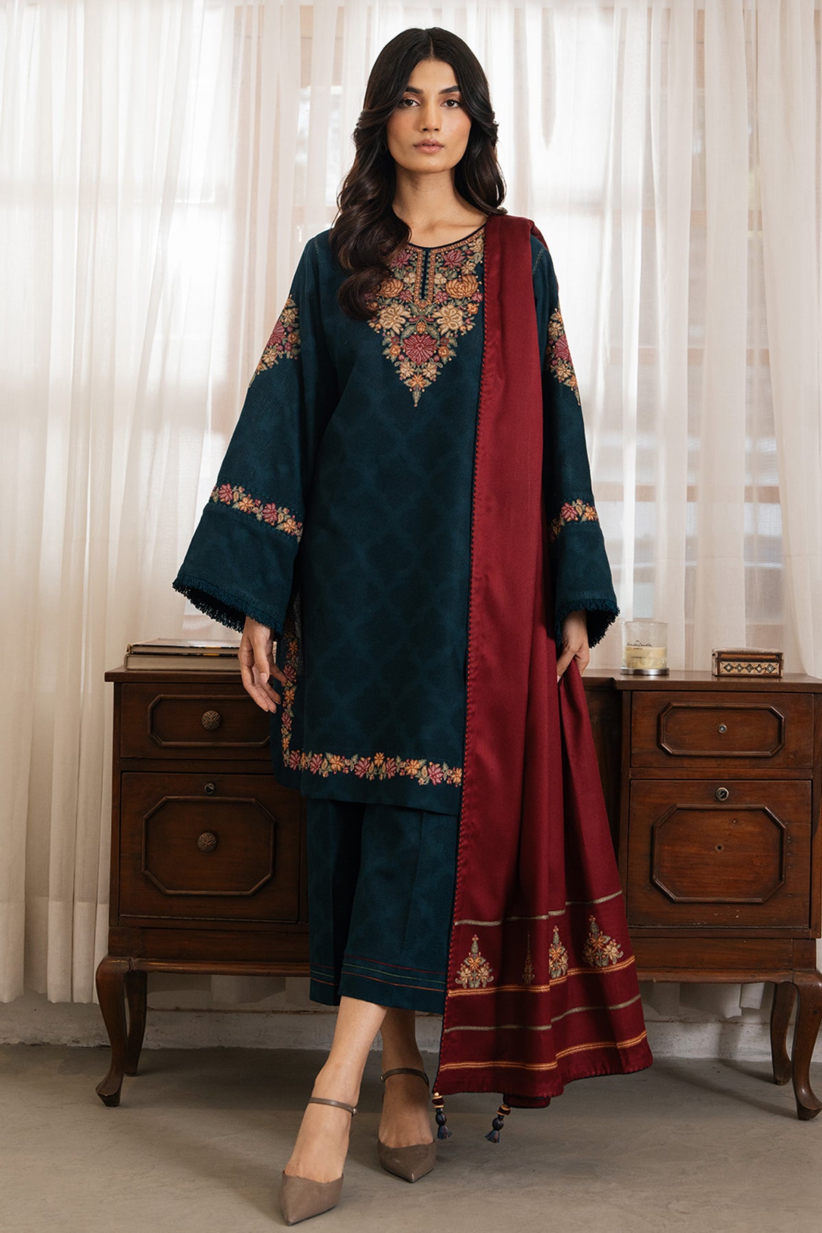 EMBROIDERED JACQUARD KHADDAR UW-0139