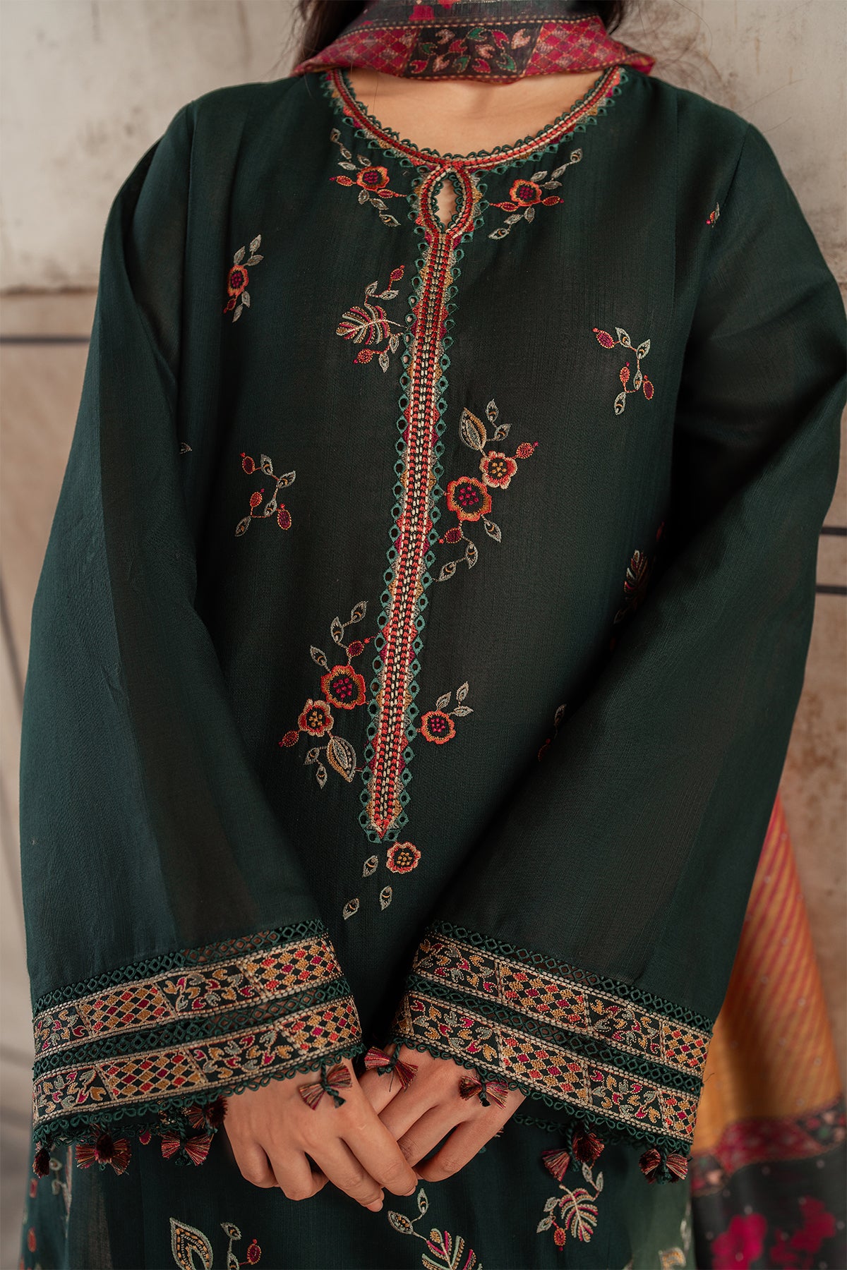 EMBROIDERED JACQUARD KHADDAR UW-0141