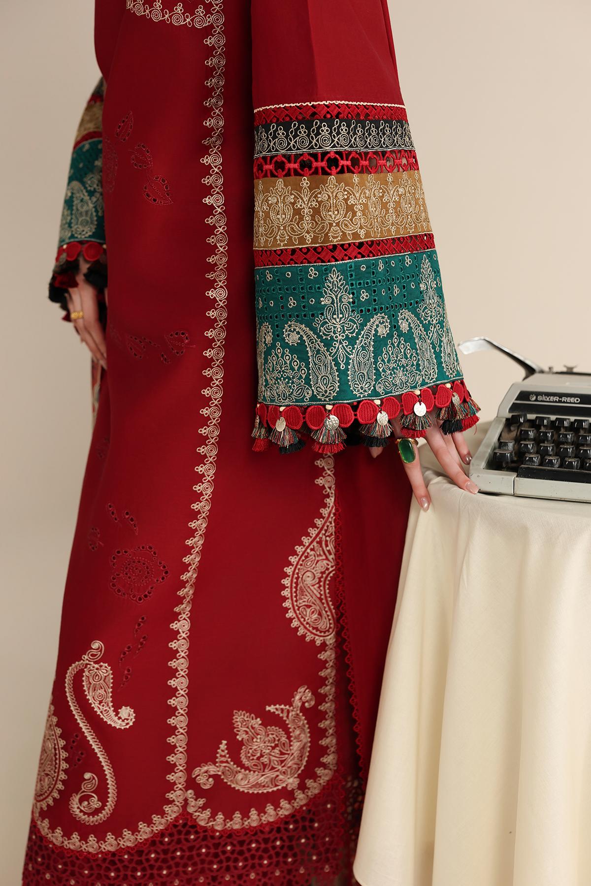 EMBROIDERED LAWN IL26-D08