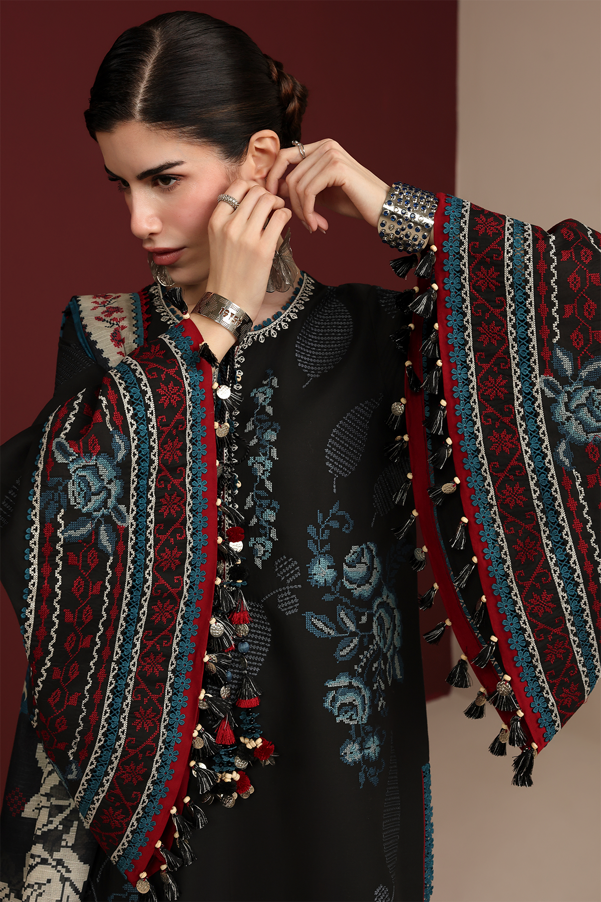 EMBROIDERED LAWN IL26-D05