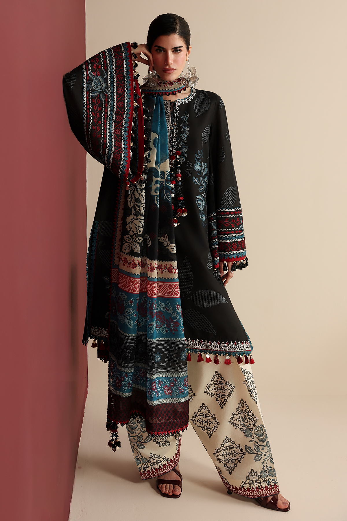 EMBROIDERED LAWN IL26-D05