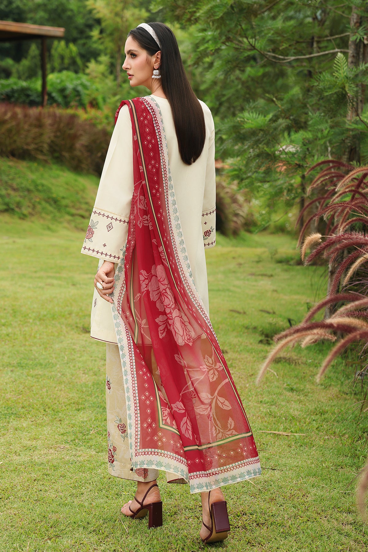 EMBROIDERED LAWN USE-9404