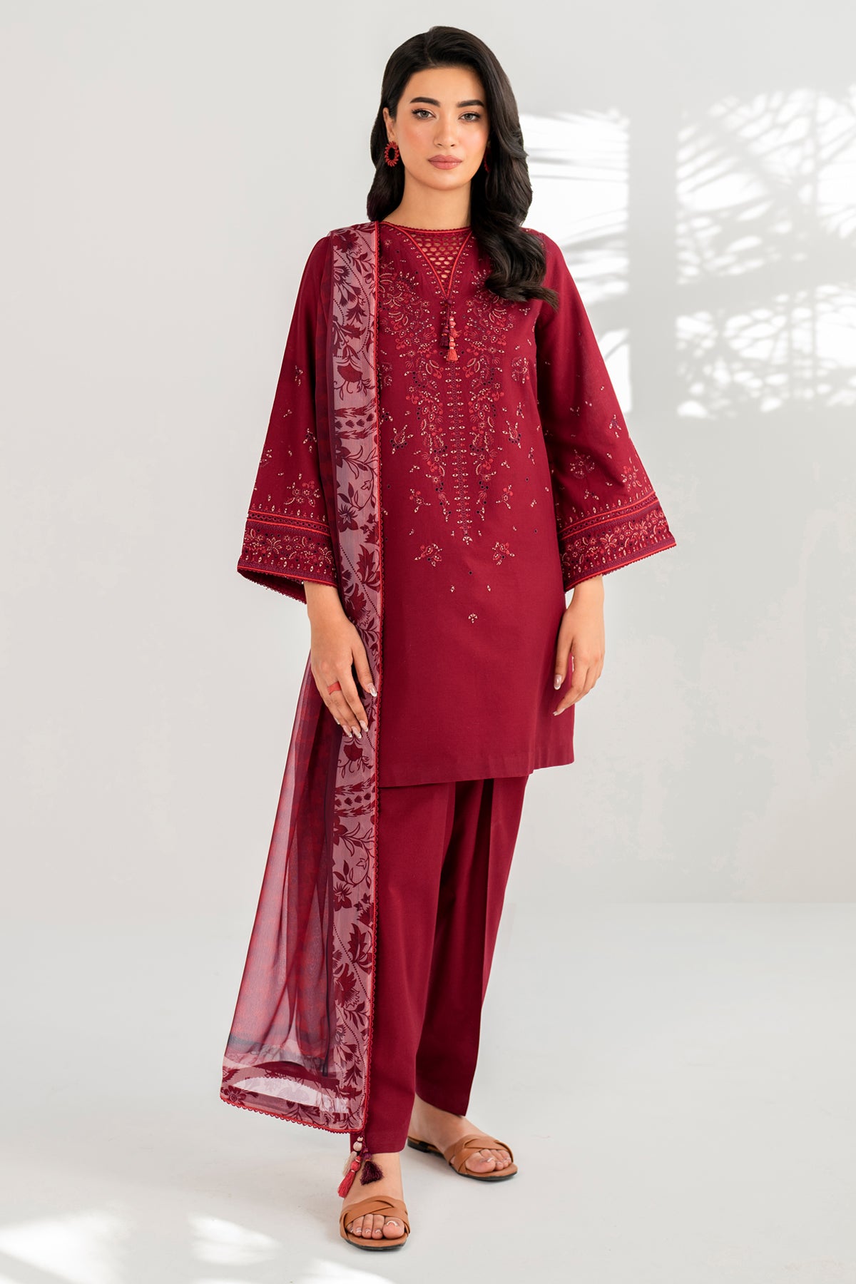 EMBROIDERED DOBBY LAWN USE - 9068