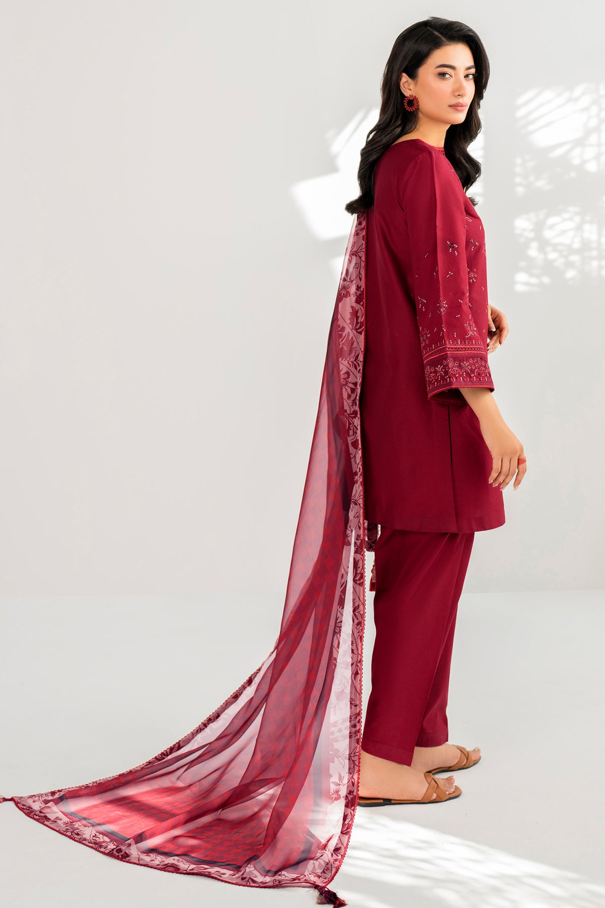 EMBROIDERED DOBBY LAWN USE - 9068