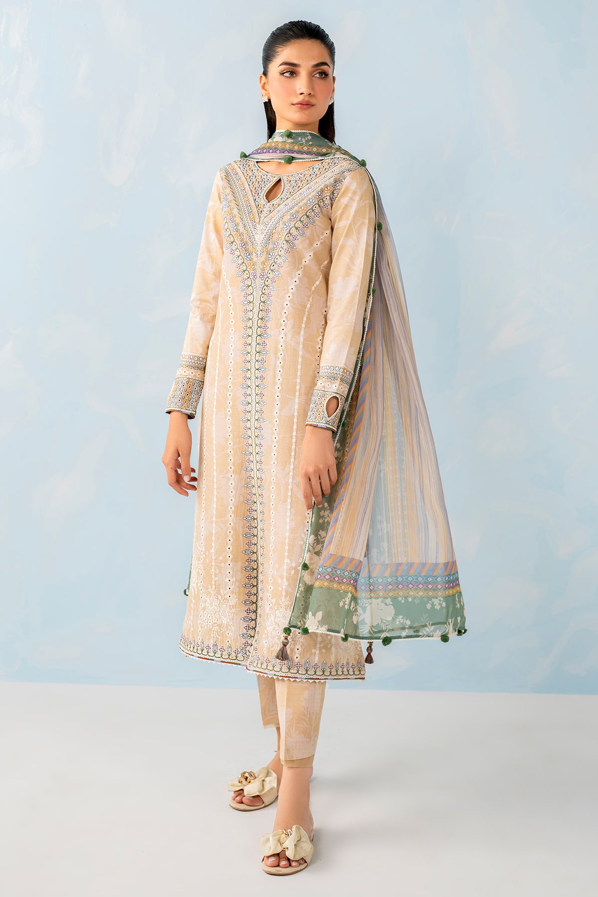 Embroidered Lawn USE - 9079