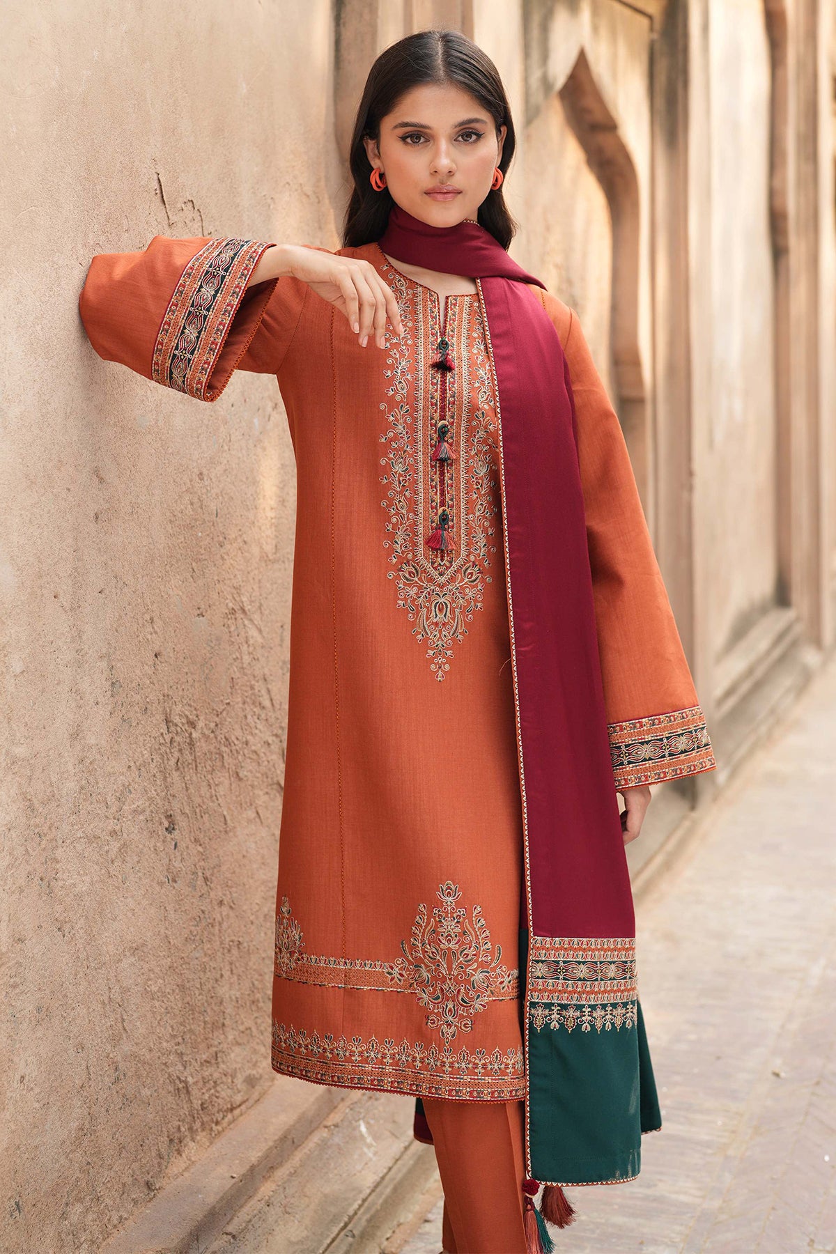 EMBROIDERED SLUB KHADDAR DW'24 D9