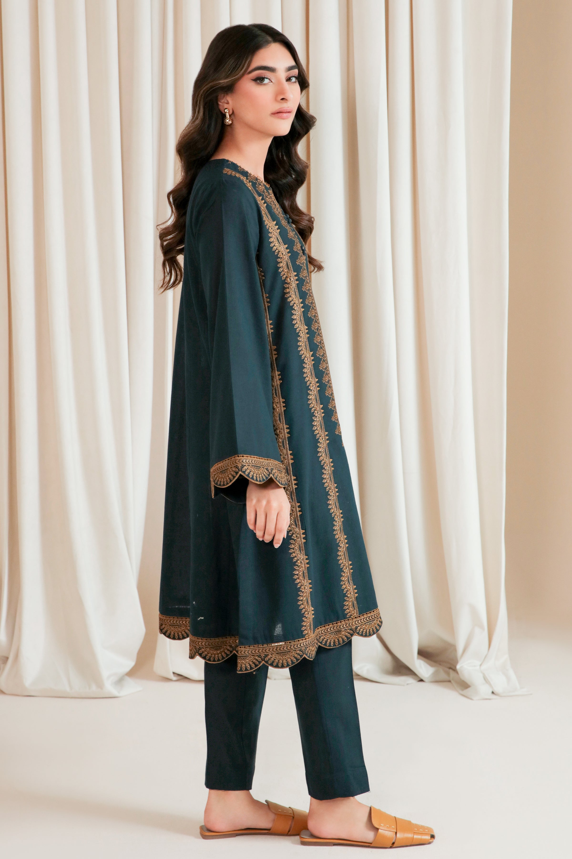 EMBROIDERED KHADDAR RTW - 1161