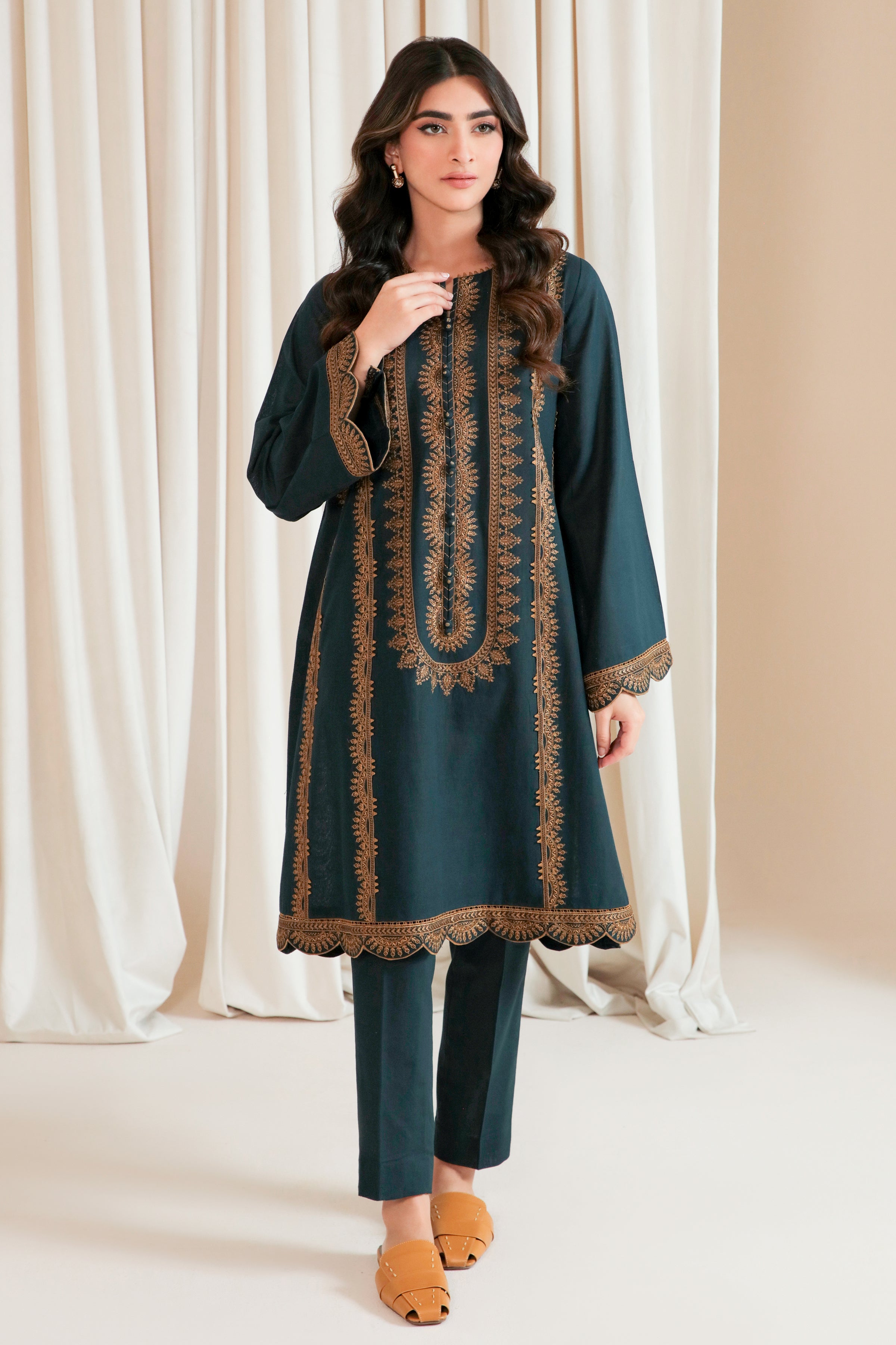 EMBROIDERED KHADDAR RTW - 1161