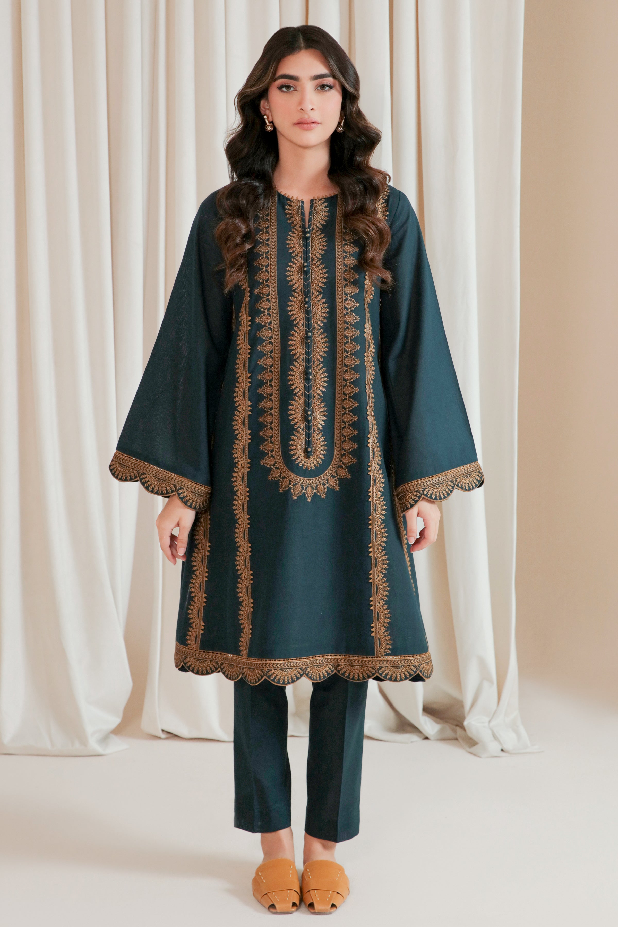 EMBROIDERED KHADDAR RTW - 1161