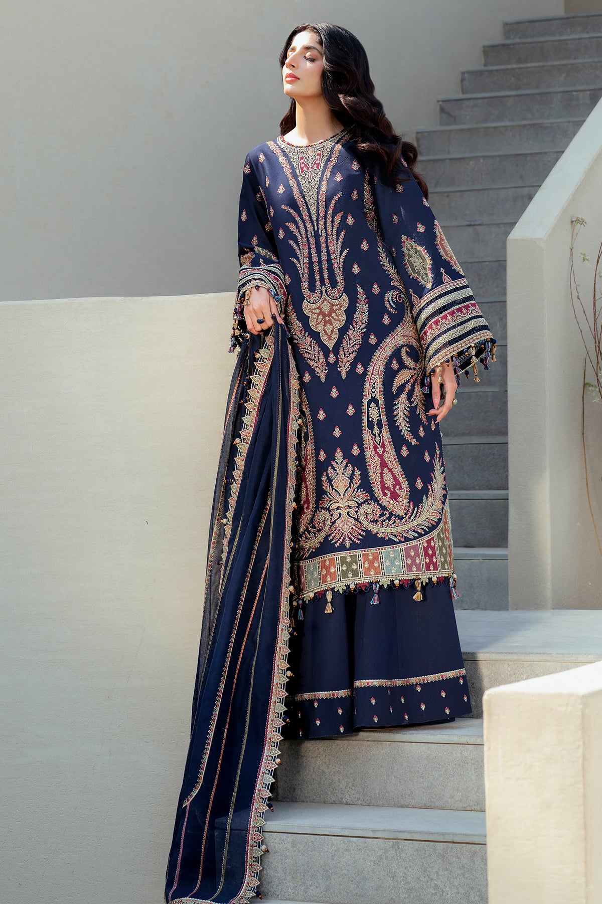 Embroidered Luxury Lawn SL25-D8