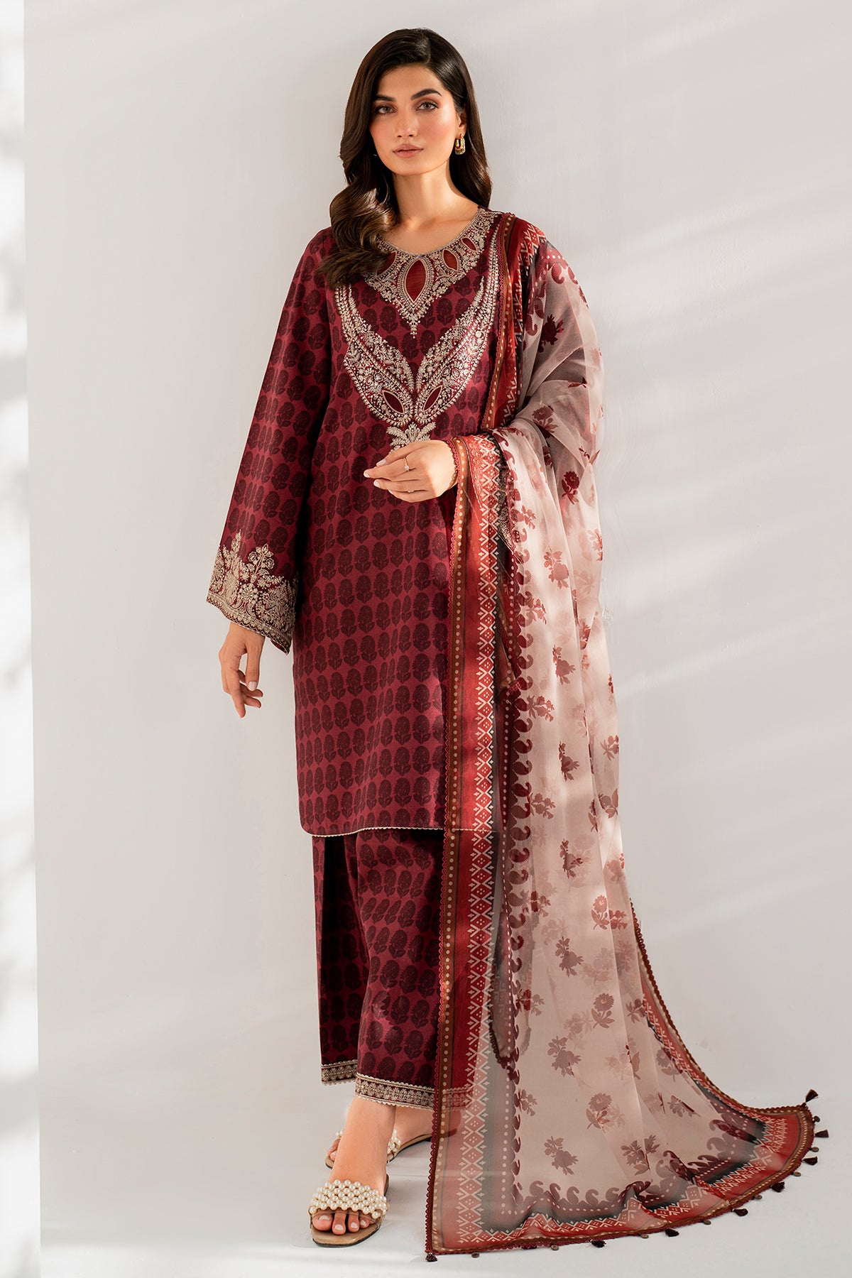 Embroidered Lawn USE - 9077