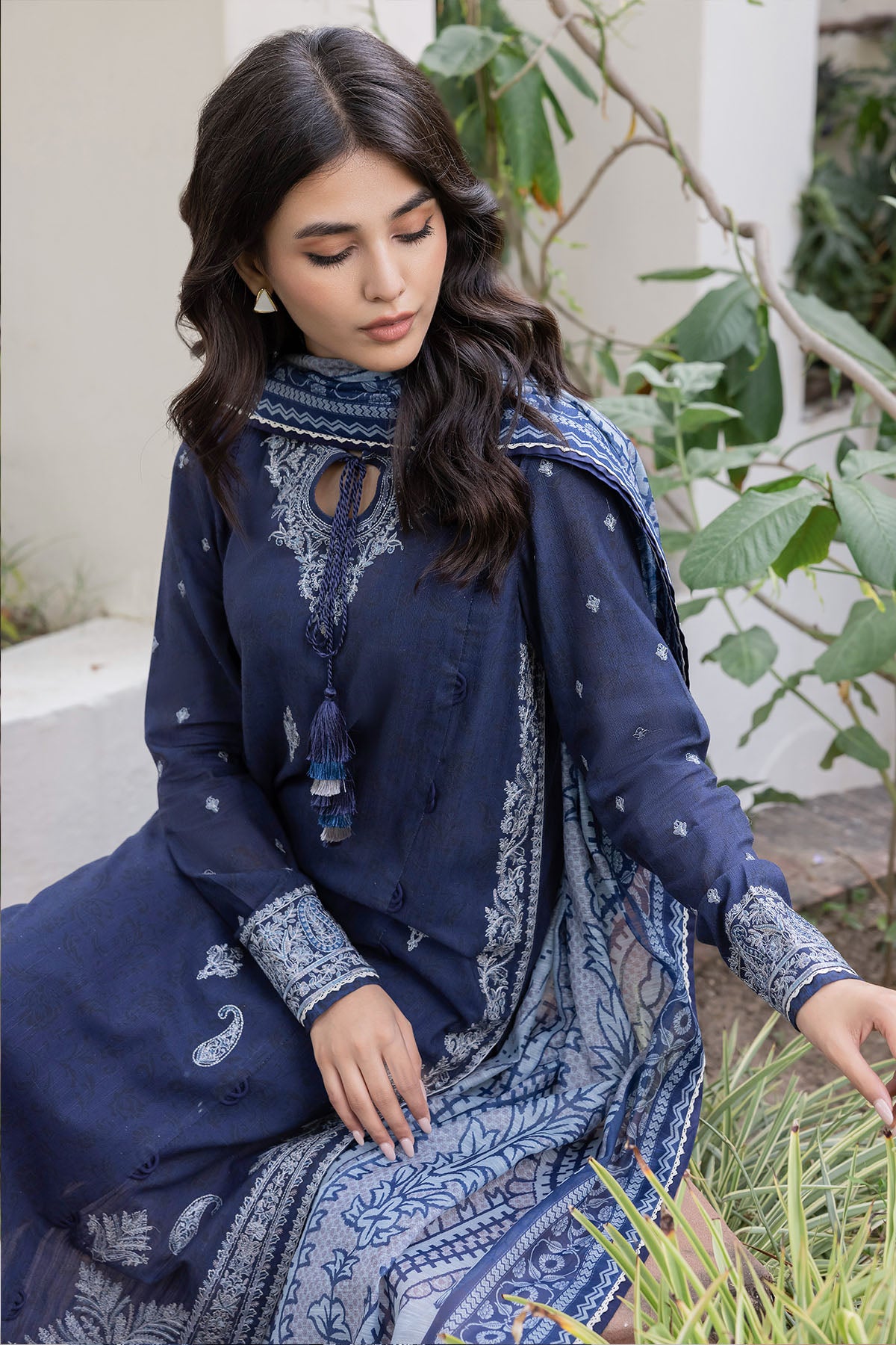 Embroidered Fine Slub UWE-0009