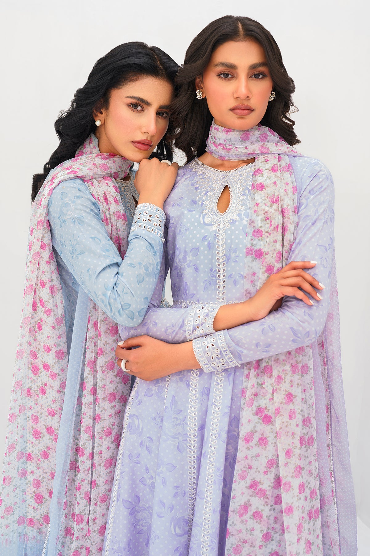 EMBROIDERED LAWN USE-9105