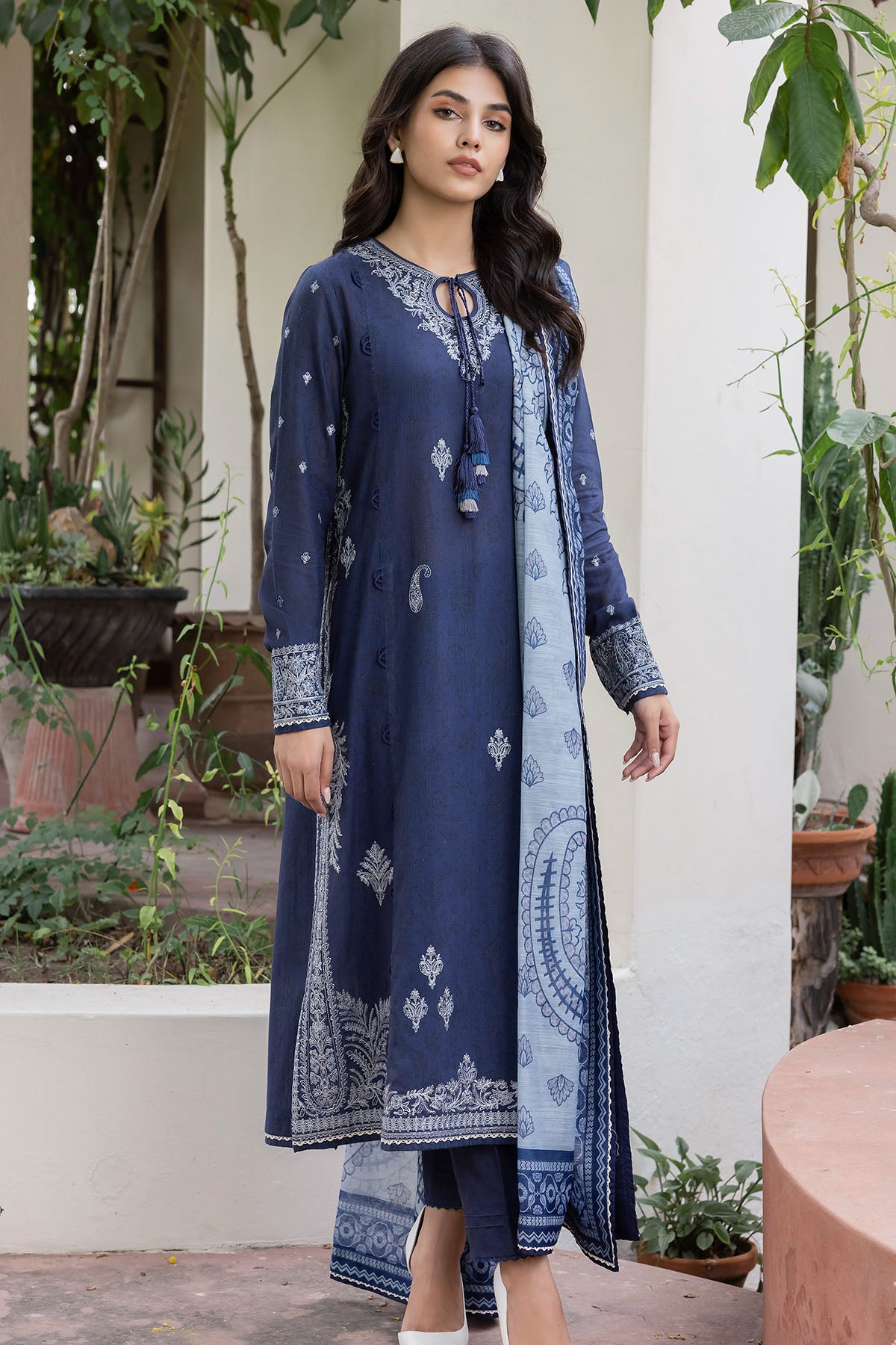 Embroidered Fine Slub UWE-0009