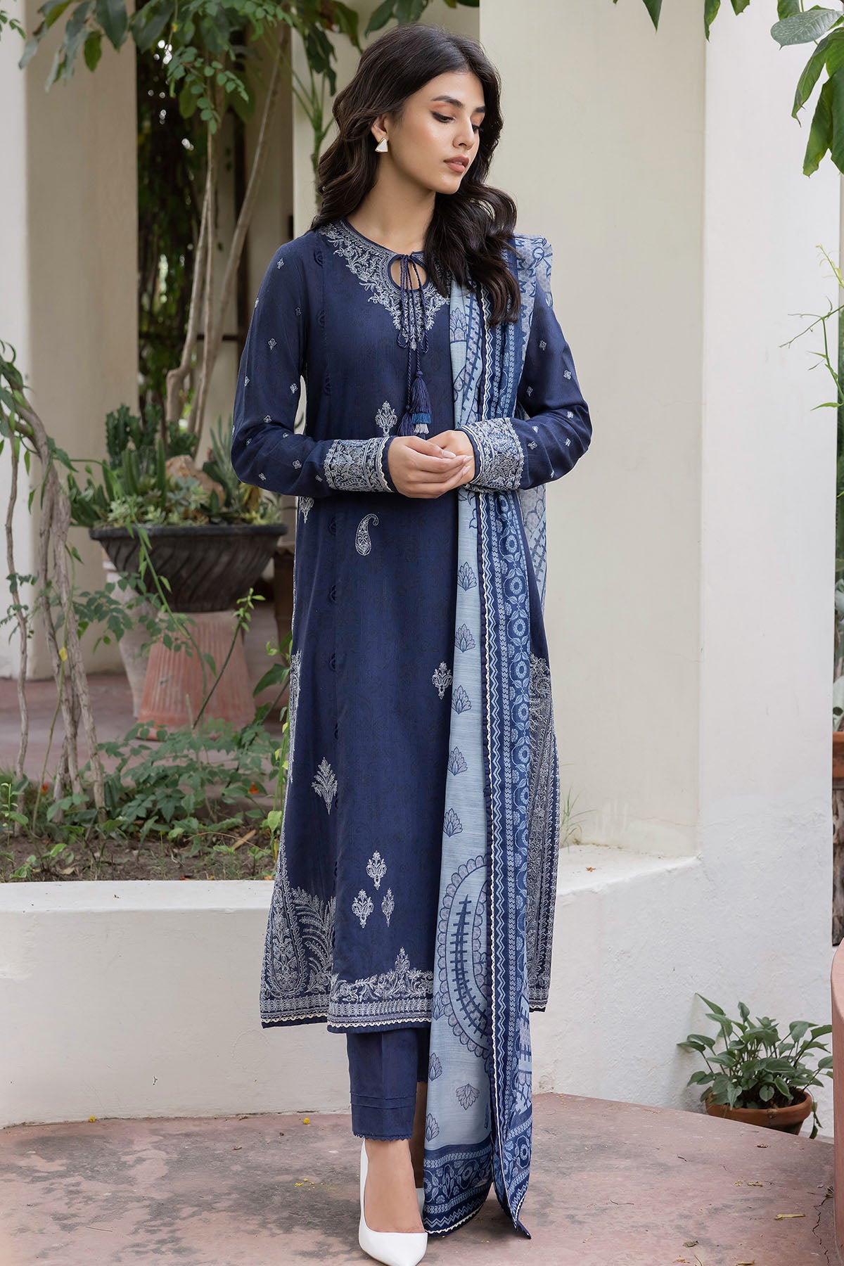 Embroidered Fine Slub UWE-0009