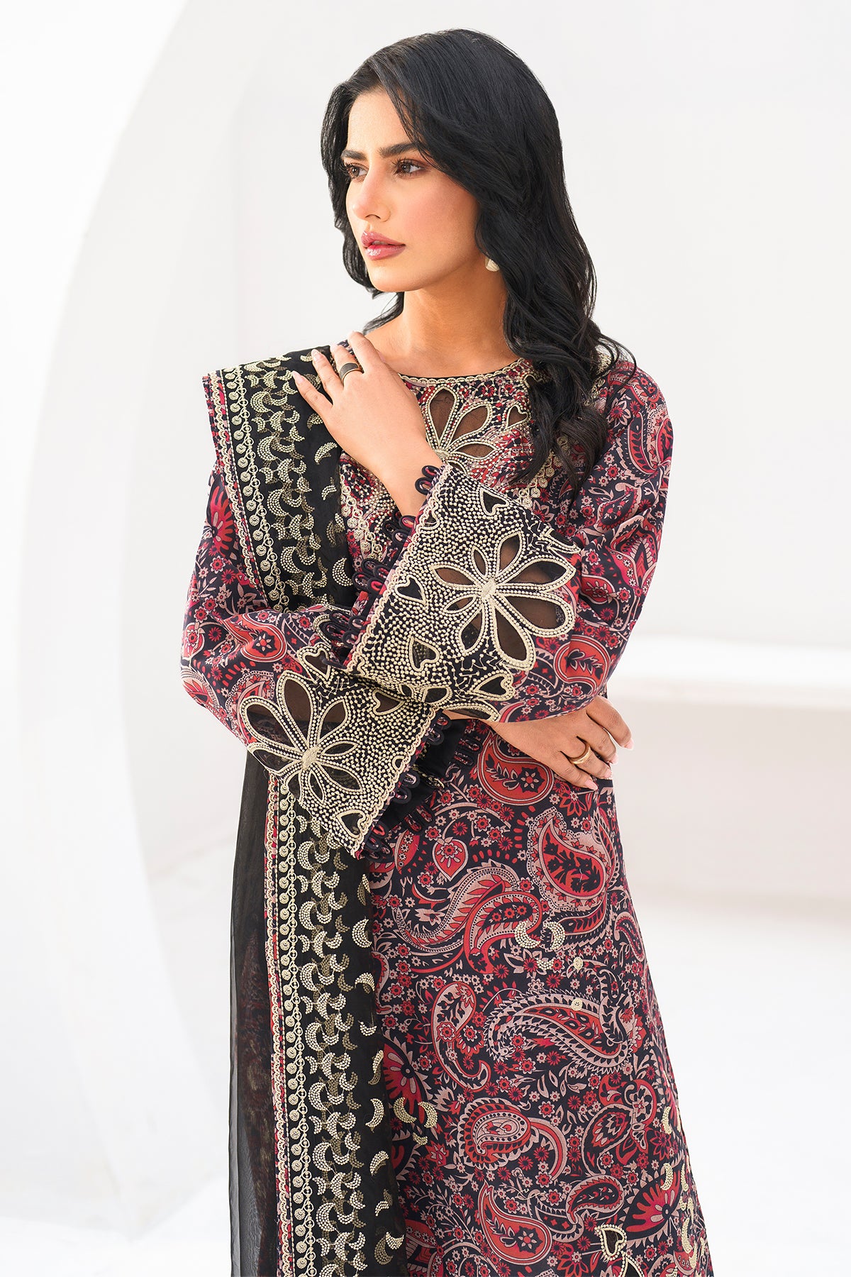 Embroidered Lawn USE-9034