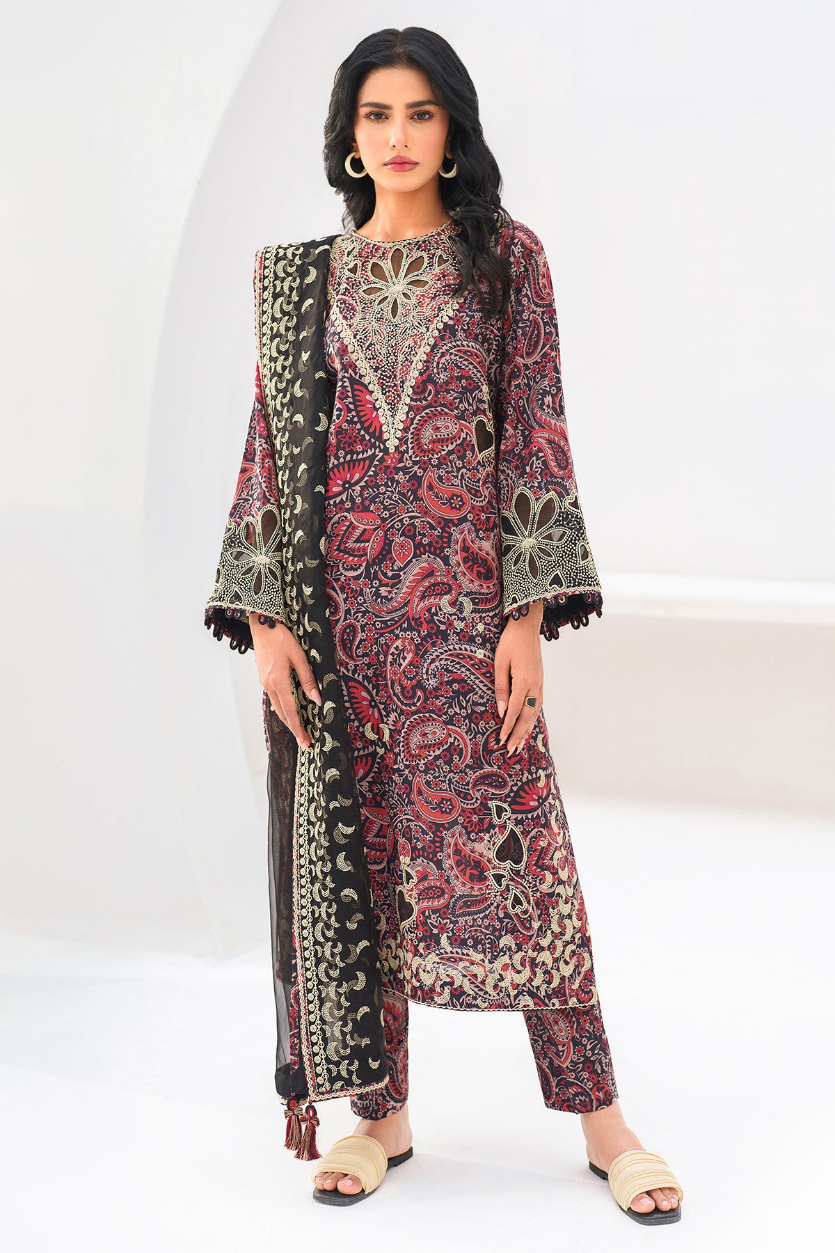 Embroidered Lawn USE-9034