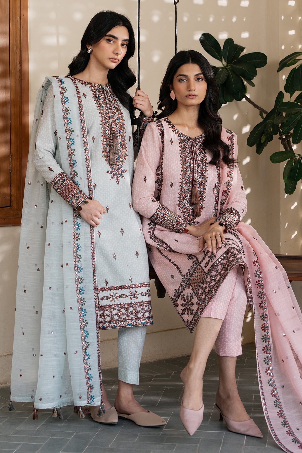 EMBROIDERED LAWN USE-9108