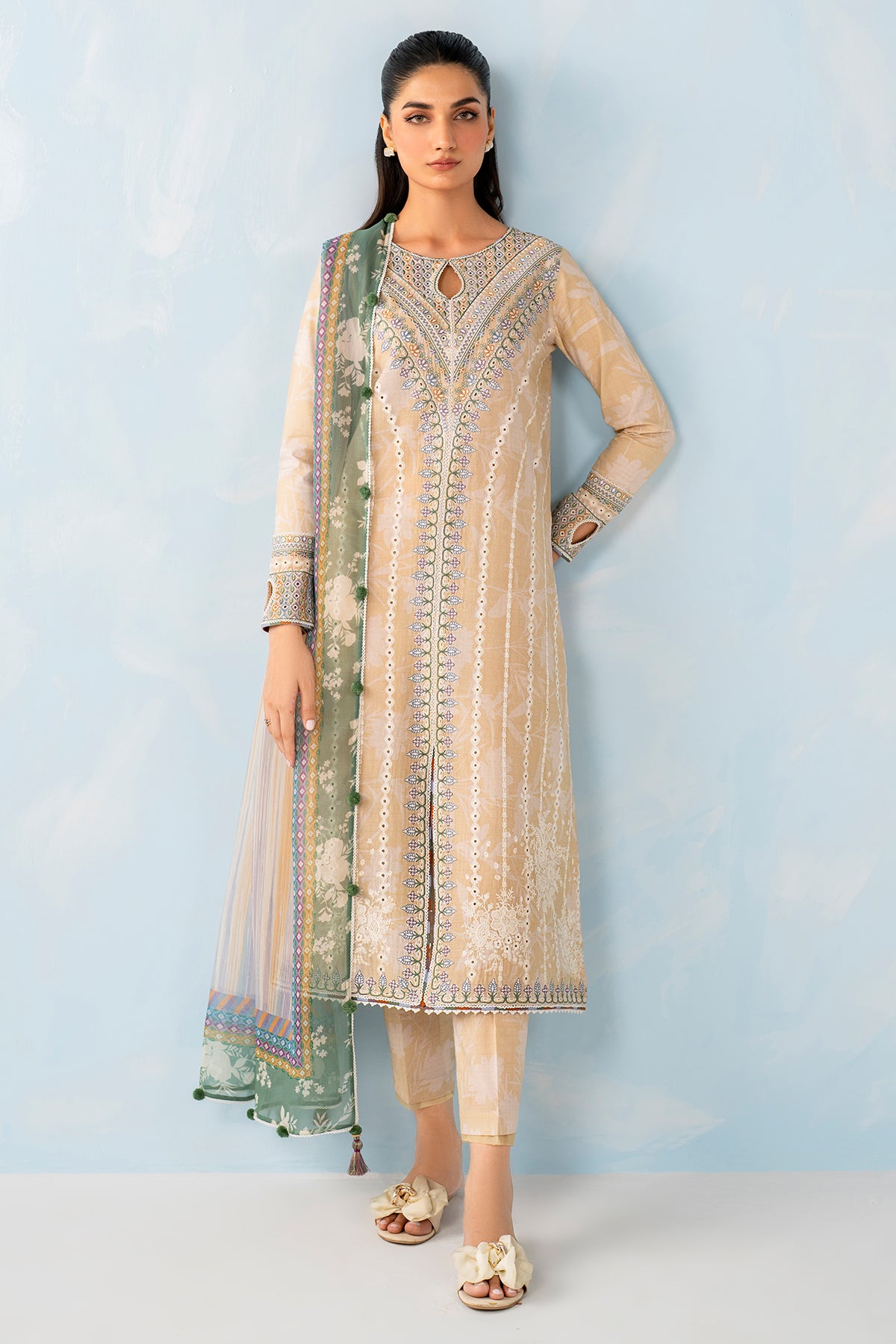 Embroidered Lawn USE - 9079