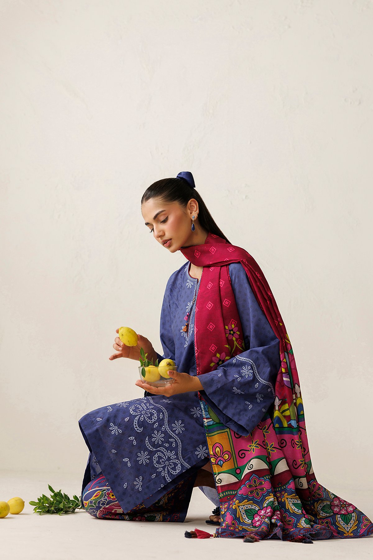 EMBROIDERED LAWN USE-9386