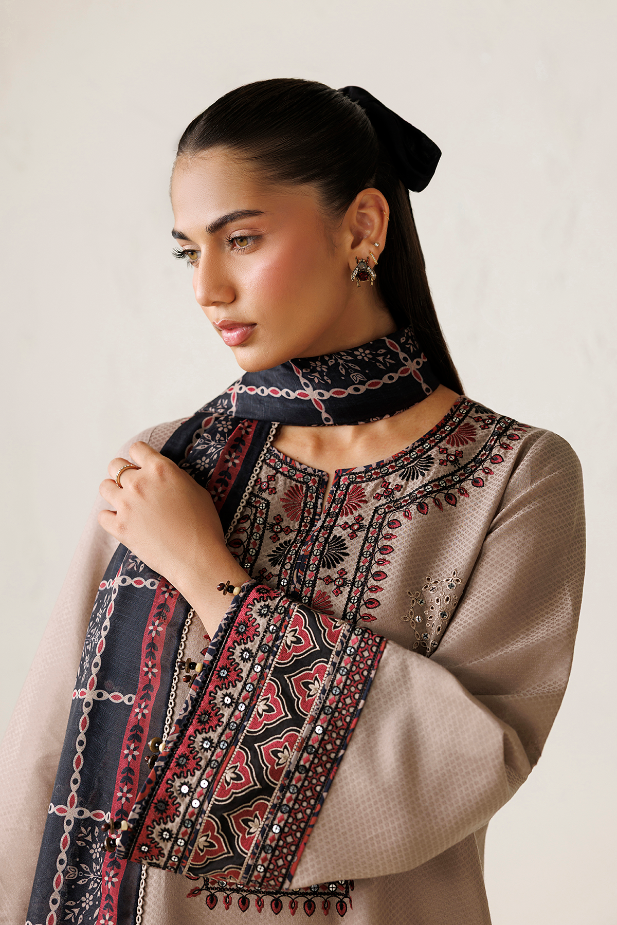 EMBROIDERED PREMIUM DOBBY UW-0282