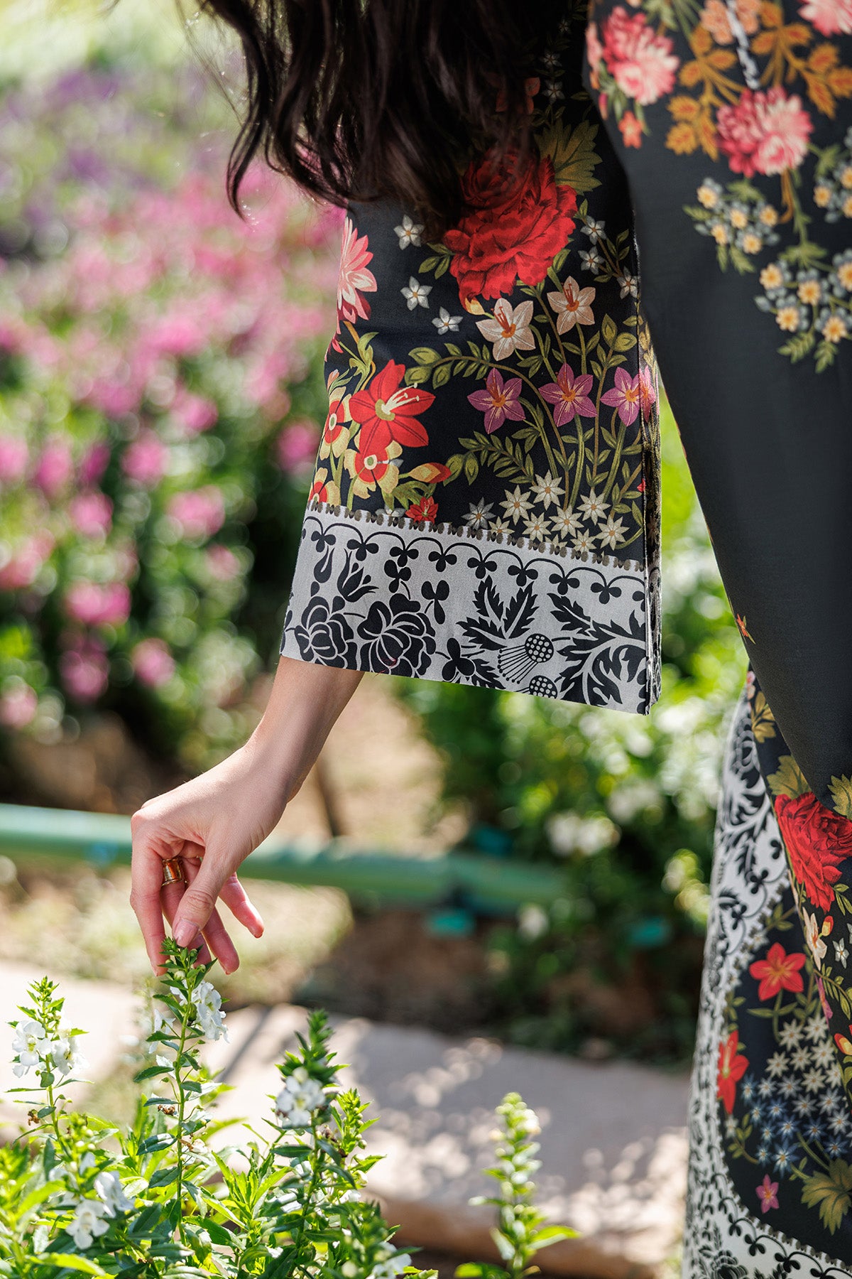 EMBROIDERED LAWN USE-9298