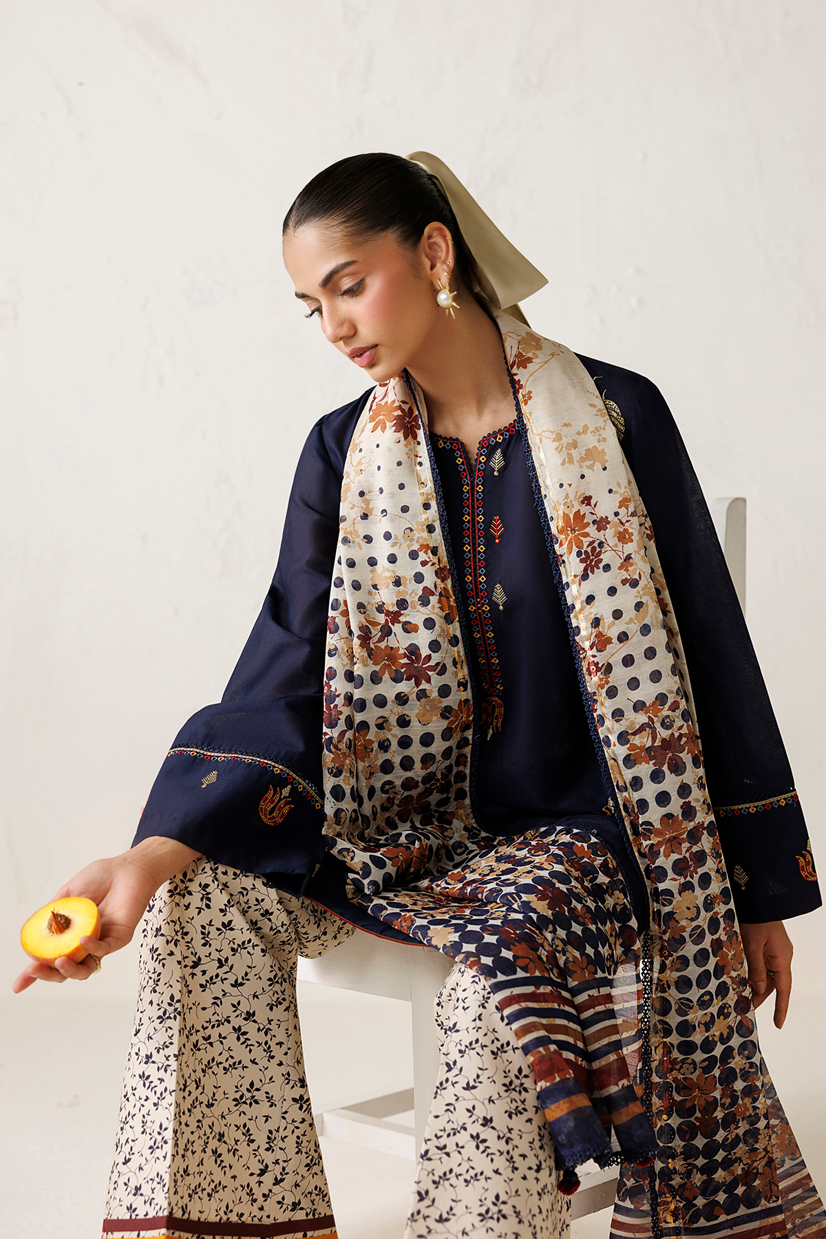 EMBROIDERED LAWN USE-9390