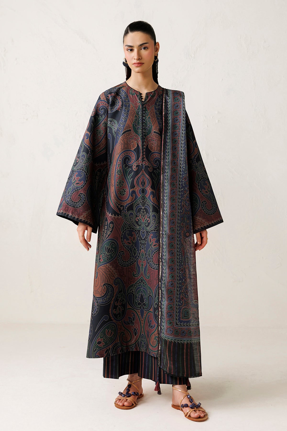 EMBROIDERED LAWN USE-9381