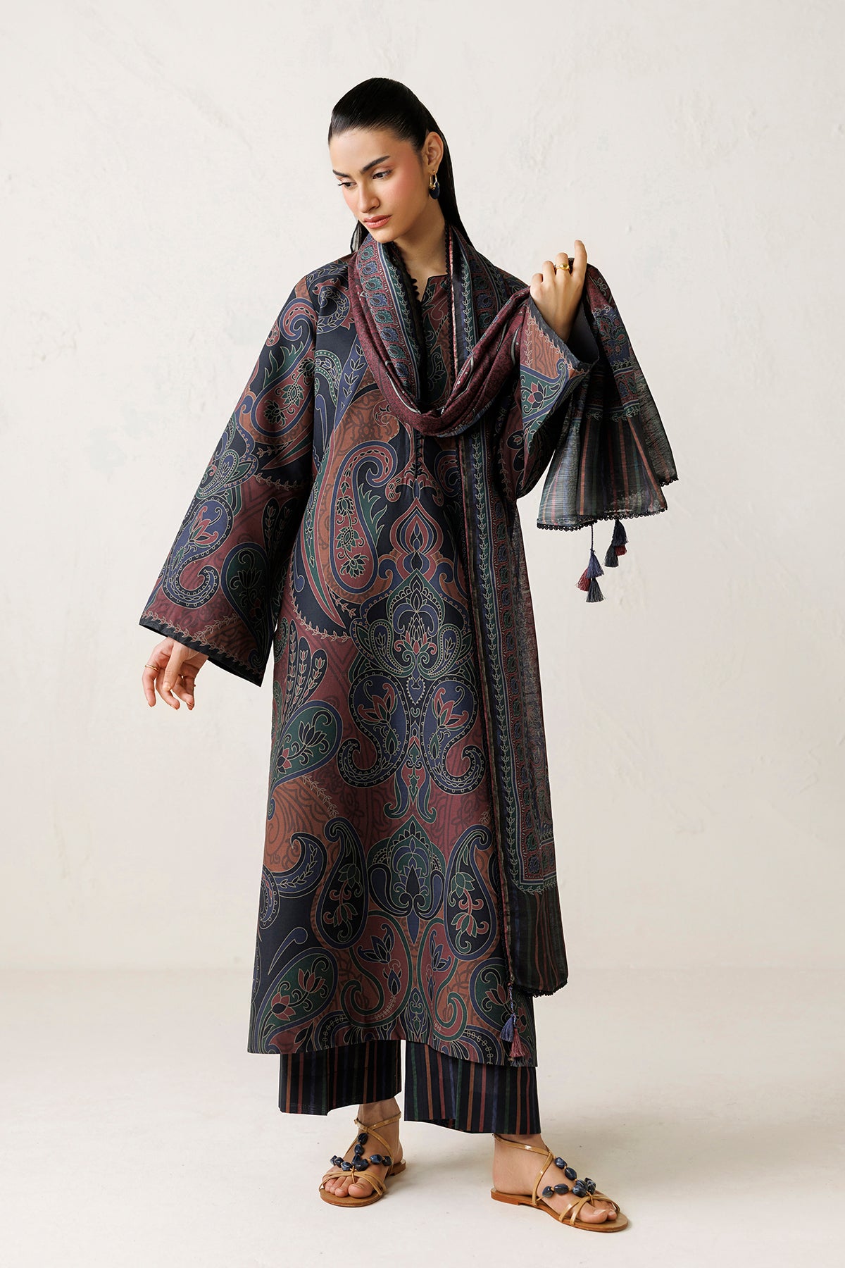 EMBROIDERED LAWN USE-9381
