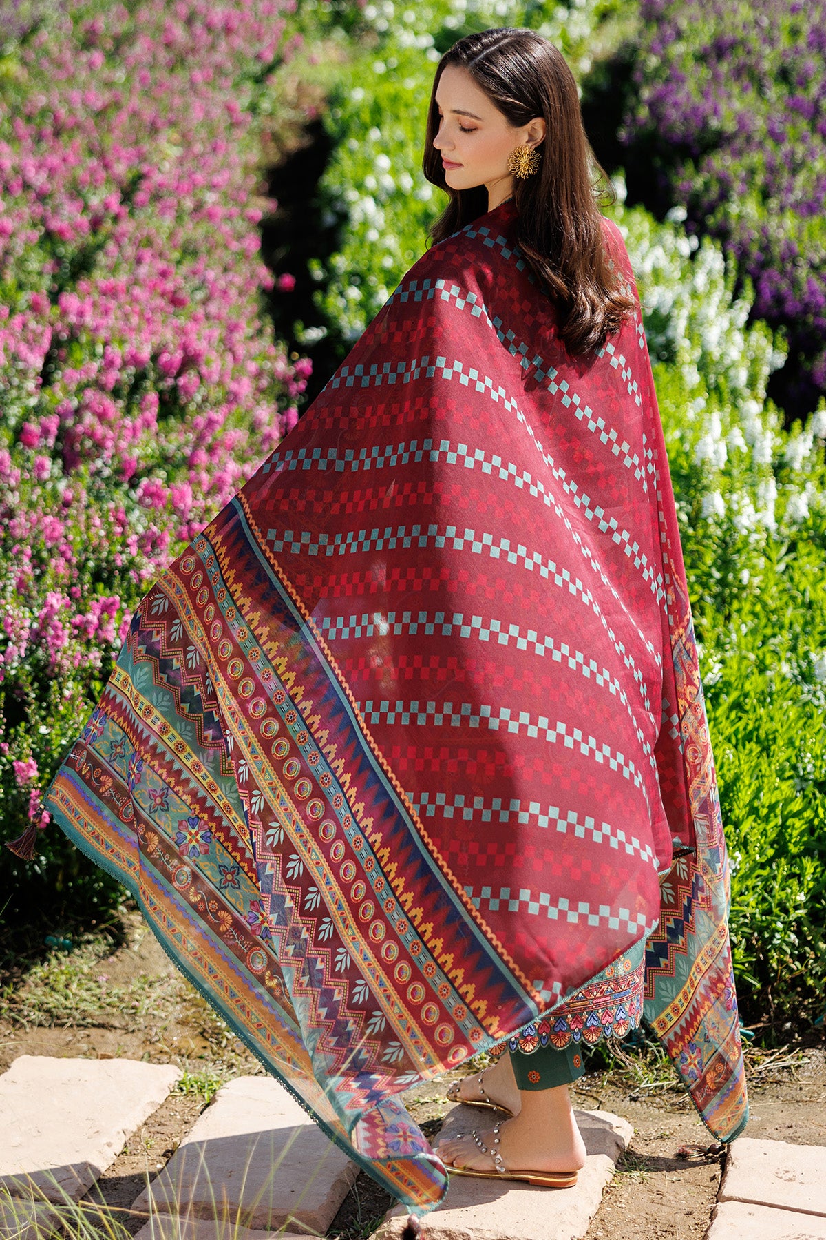 EMBROIDERED LAWN USE-9283