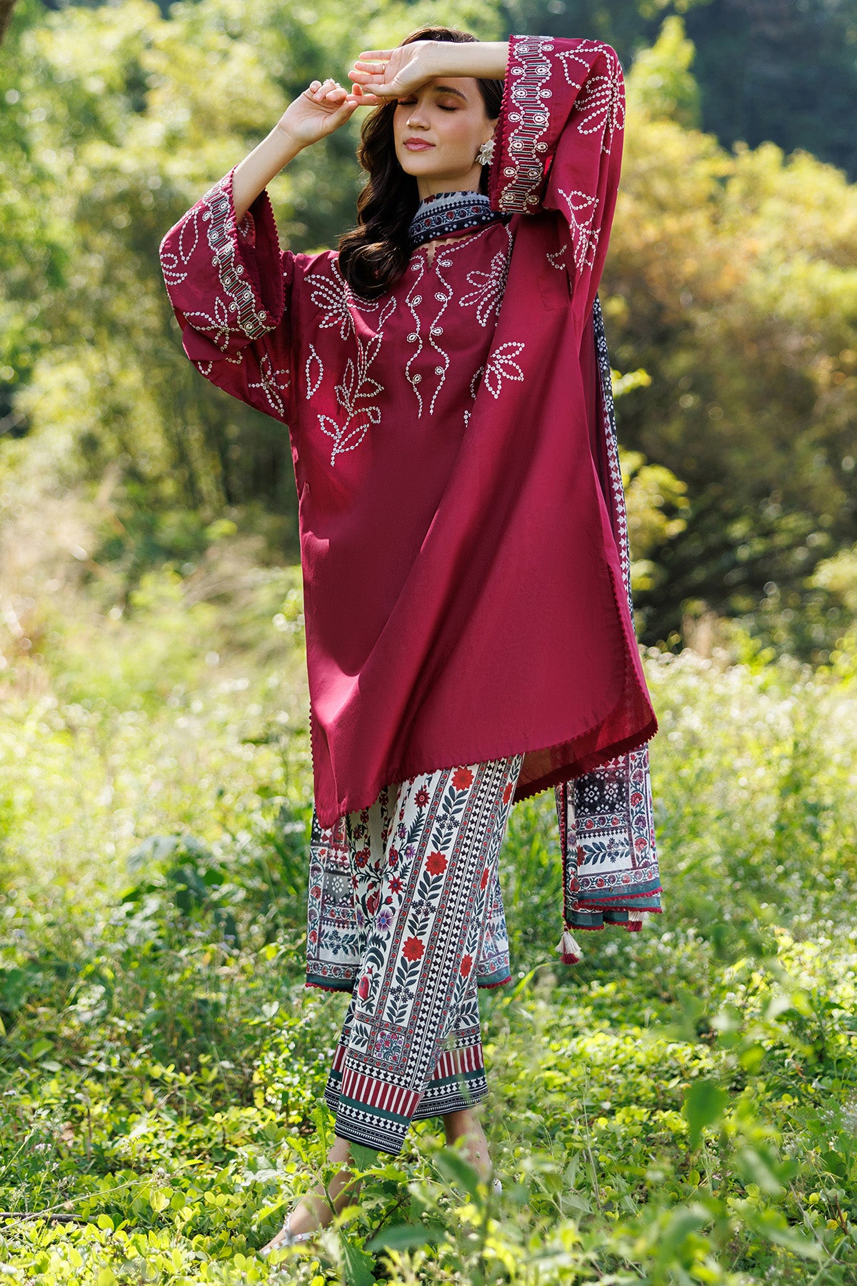 EMBROIDERED LAWN USE-9287