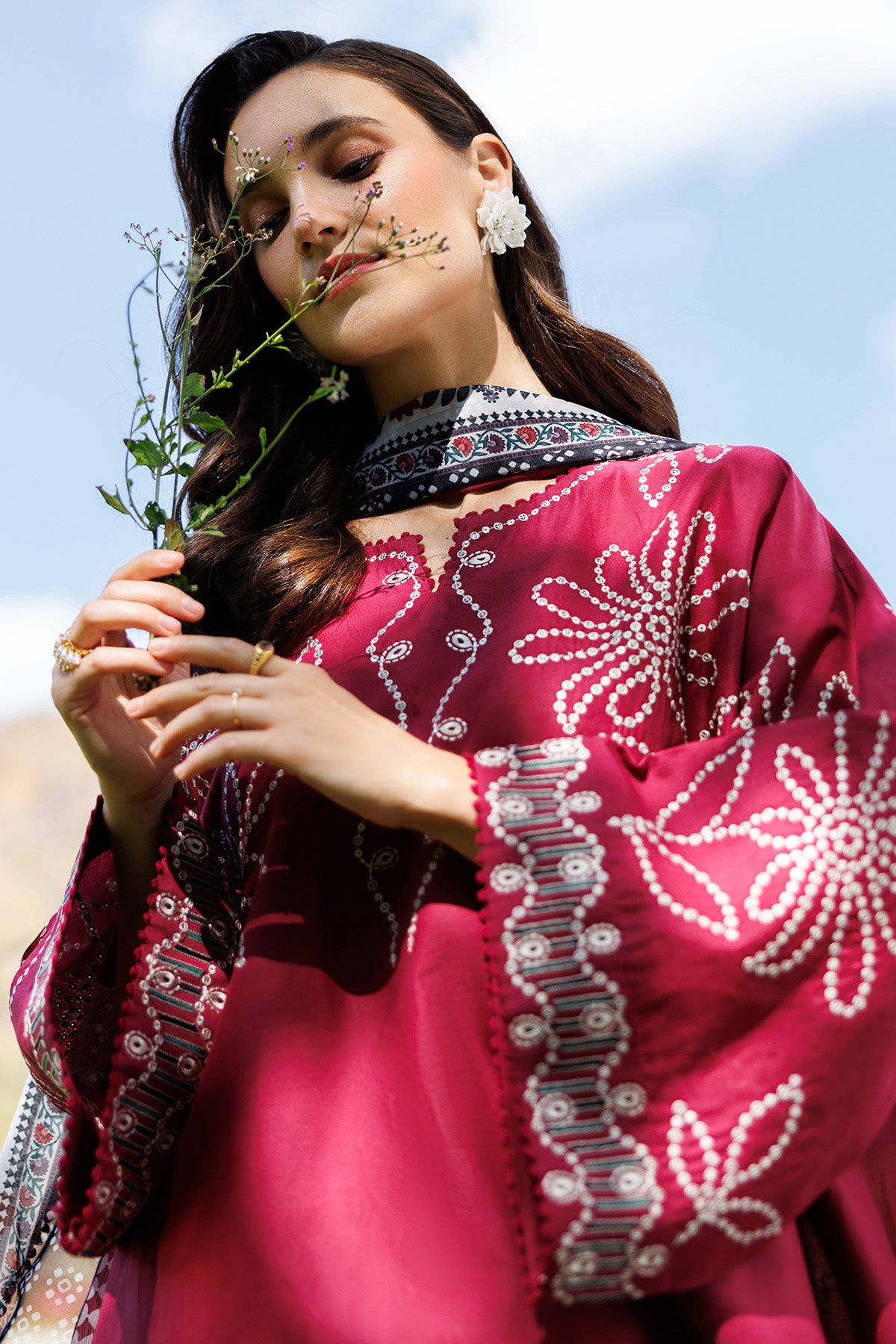 EMBROIDERED LAWN USE-9287