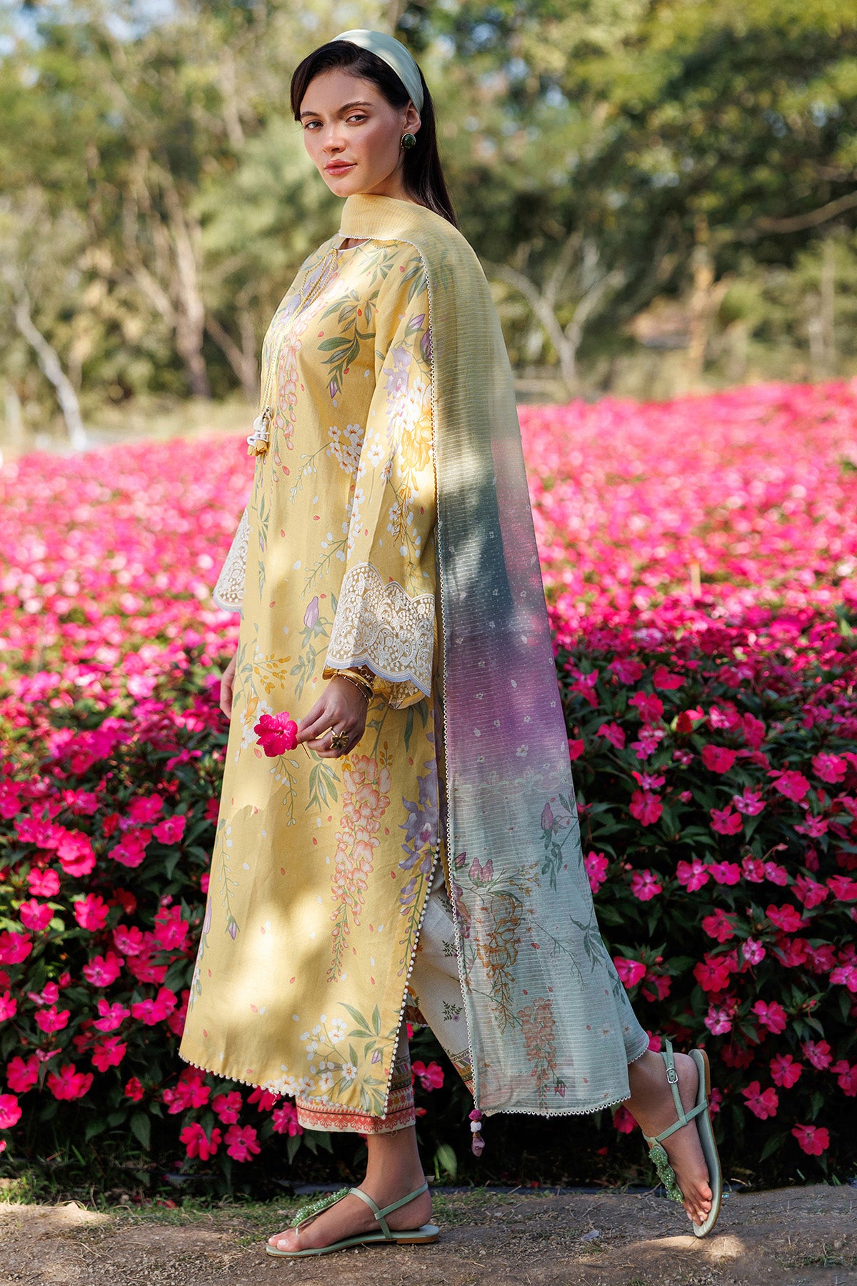 EMBROIDERED LAWN USE-9299