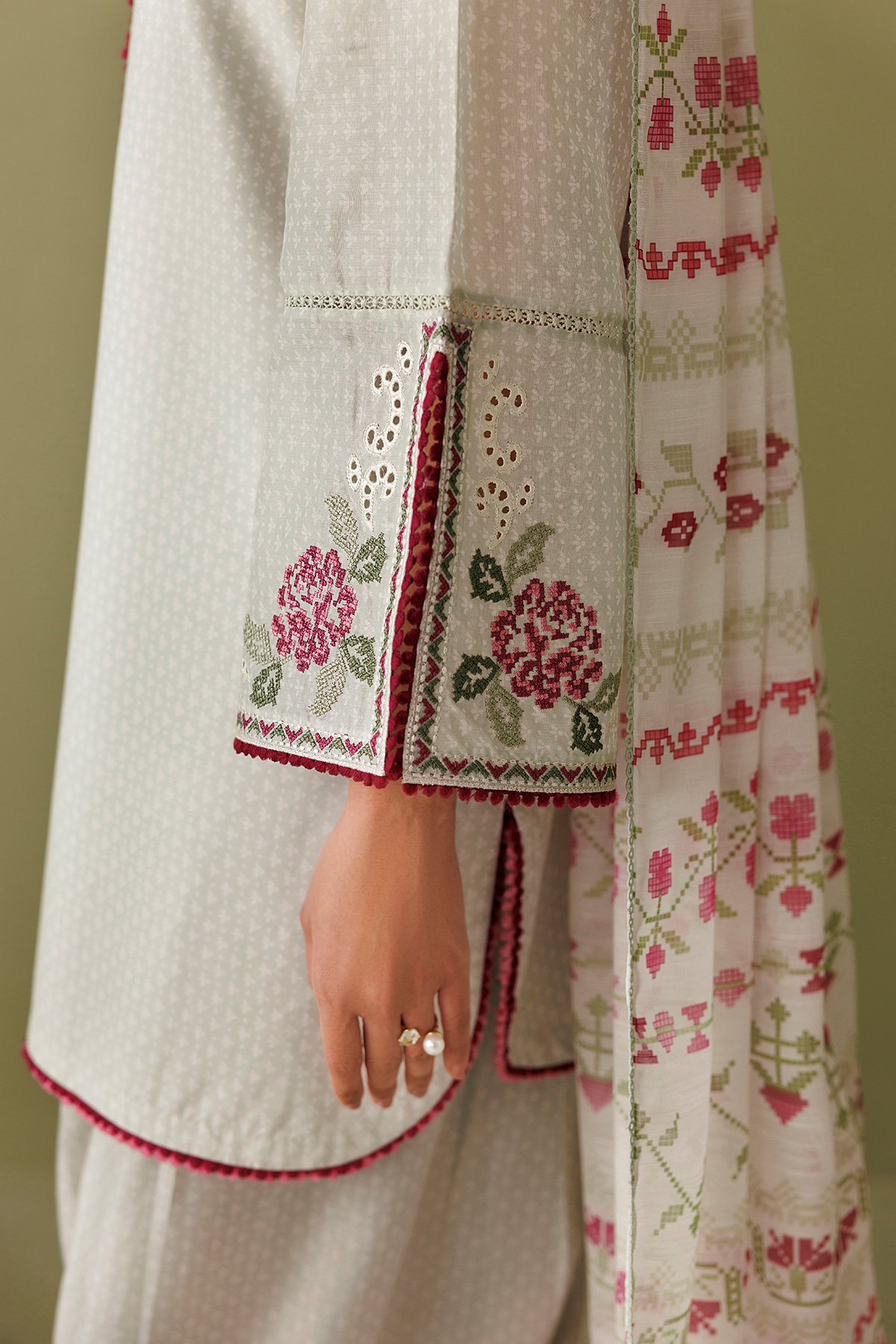 EMBROIDERED LAWN USE-9406