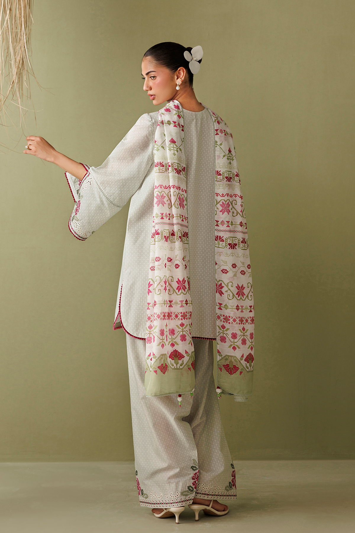 EMBROIDERED LAWN USE-9406