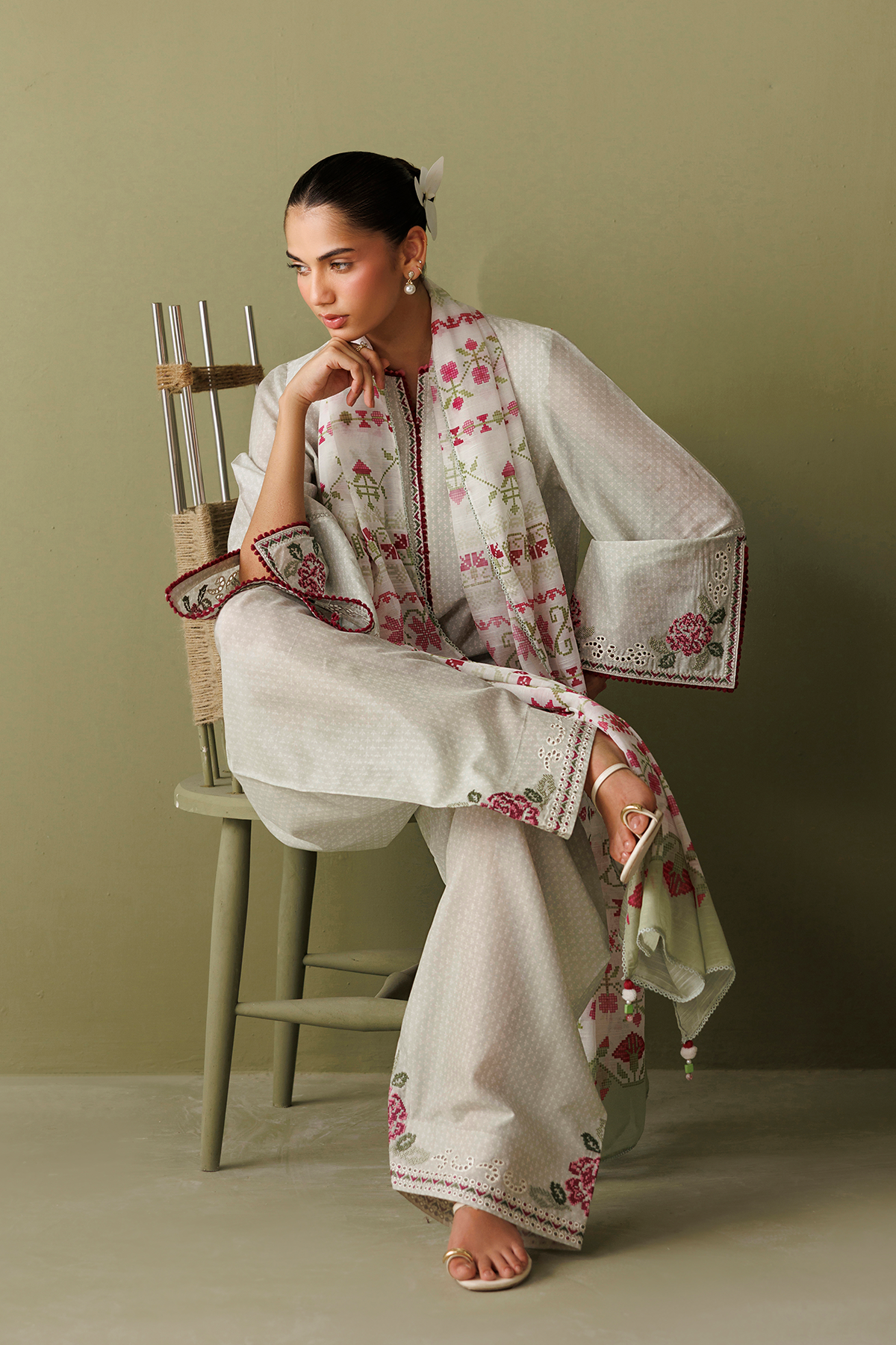 EMBROIDERED LAWN USE-9406