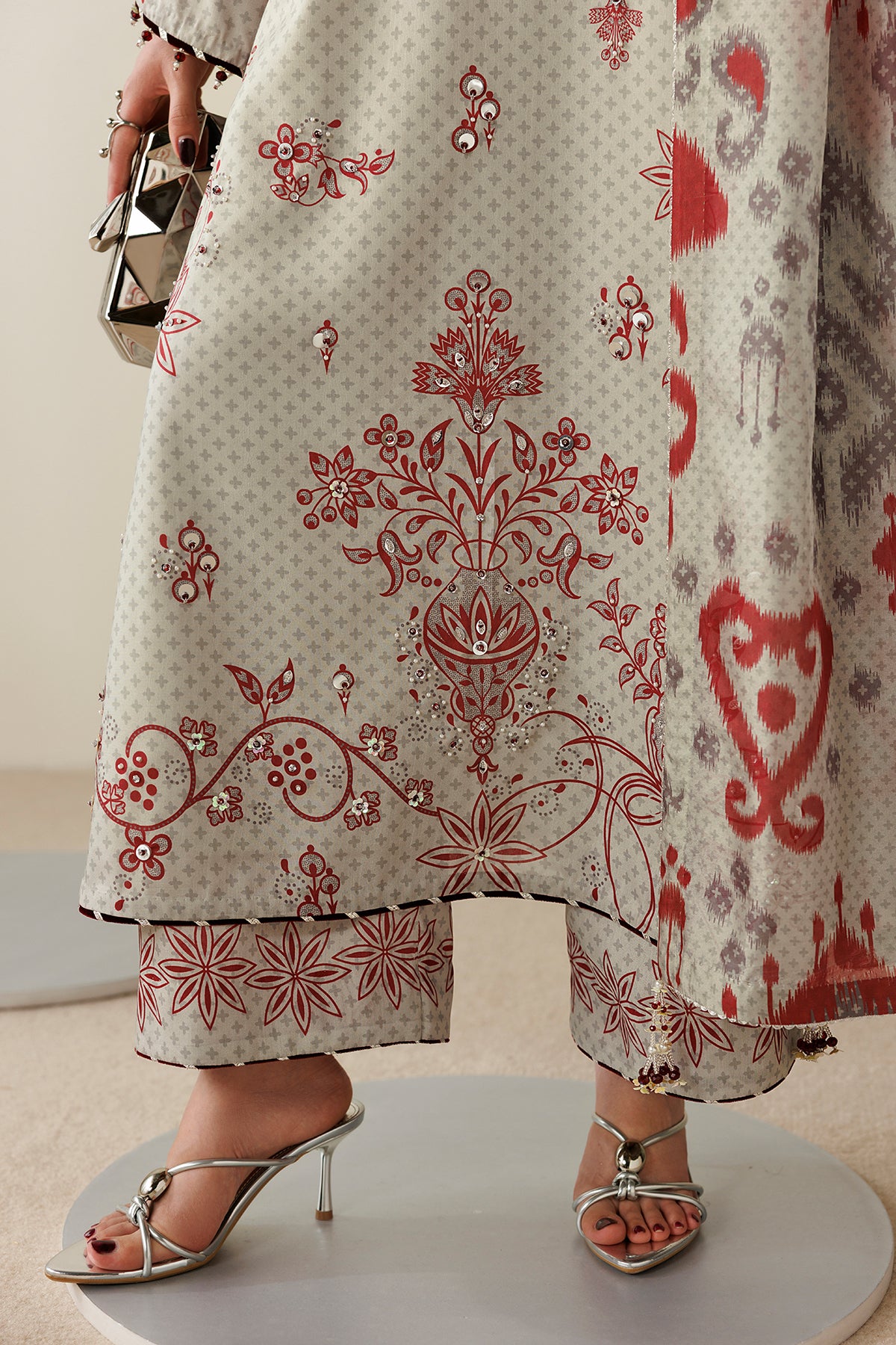 EMBROIDERED RAW SILK OR26-D06