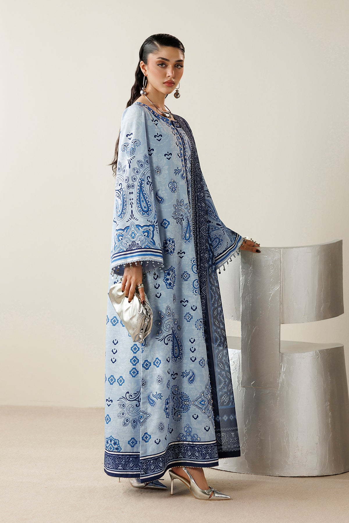 EMBROIDERED RAW SILK OR26-D02