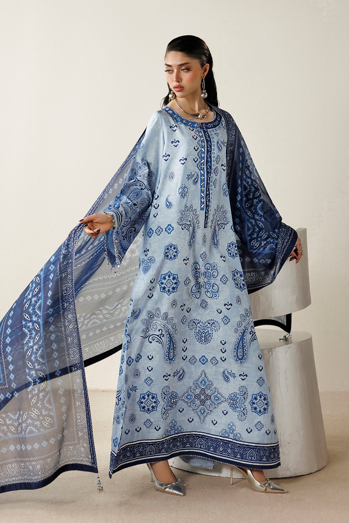 EMBROIDERED RAW SILK OR26-D02
