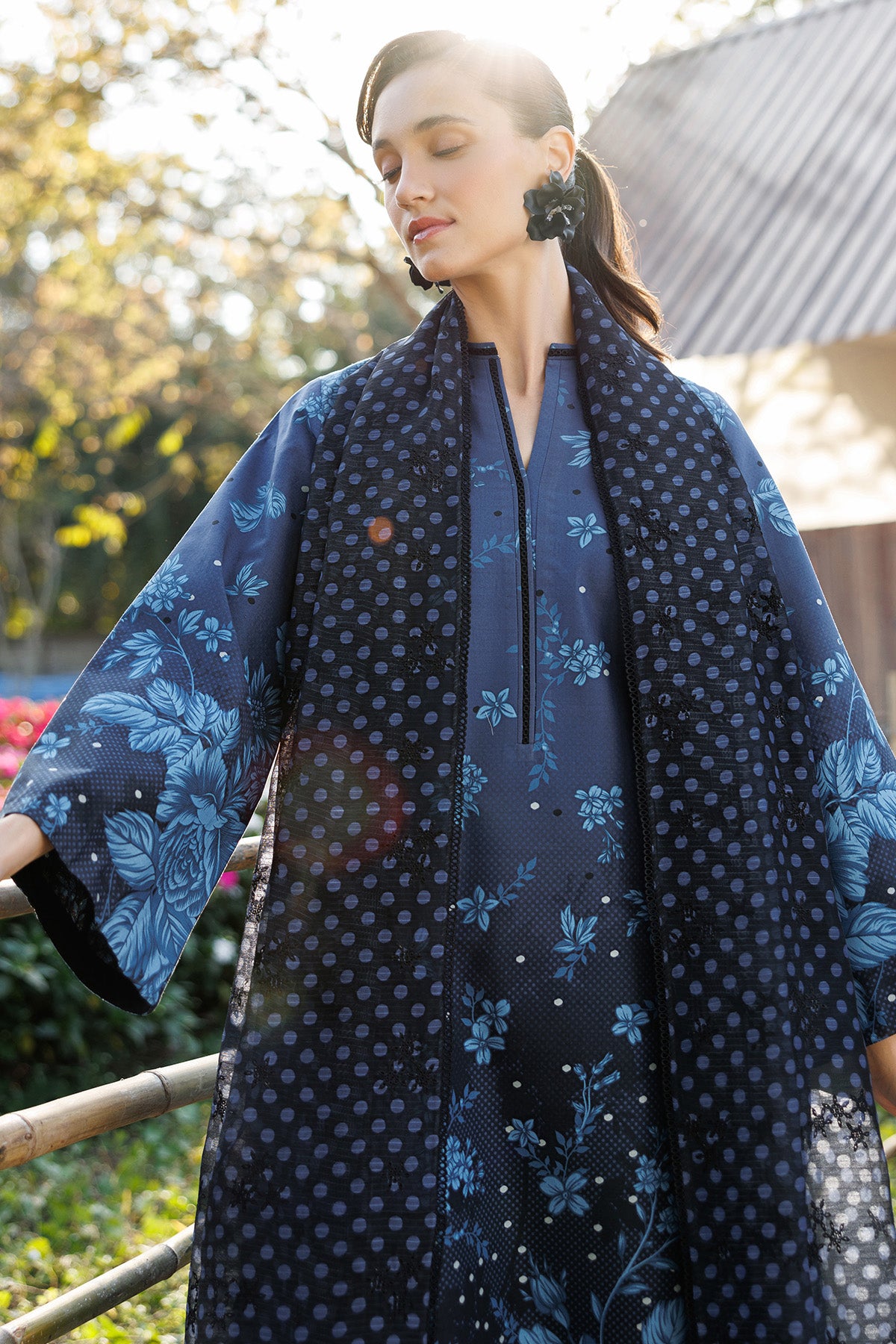 EMBROIDERED LAWN USE-9295