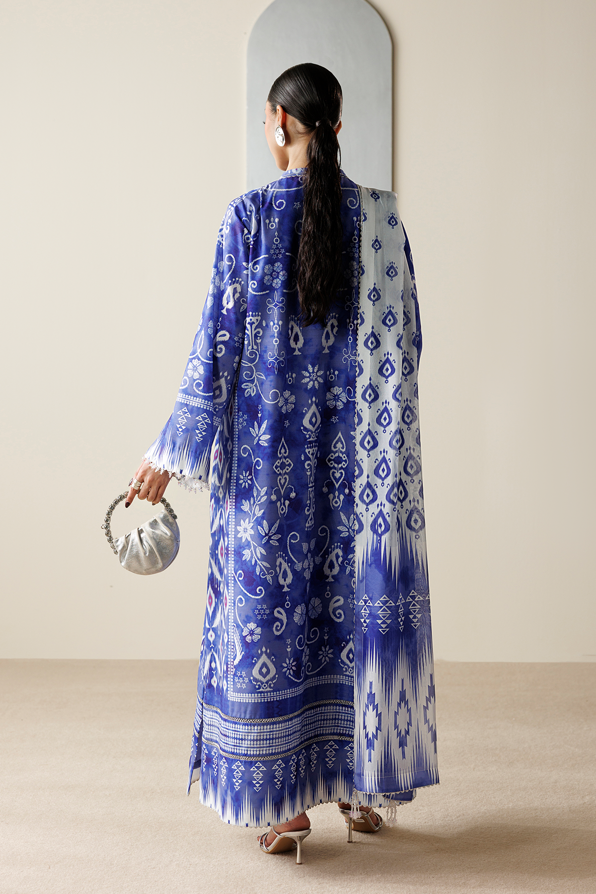 EMBROIDERED RAW SILK OR26-D09