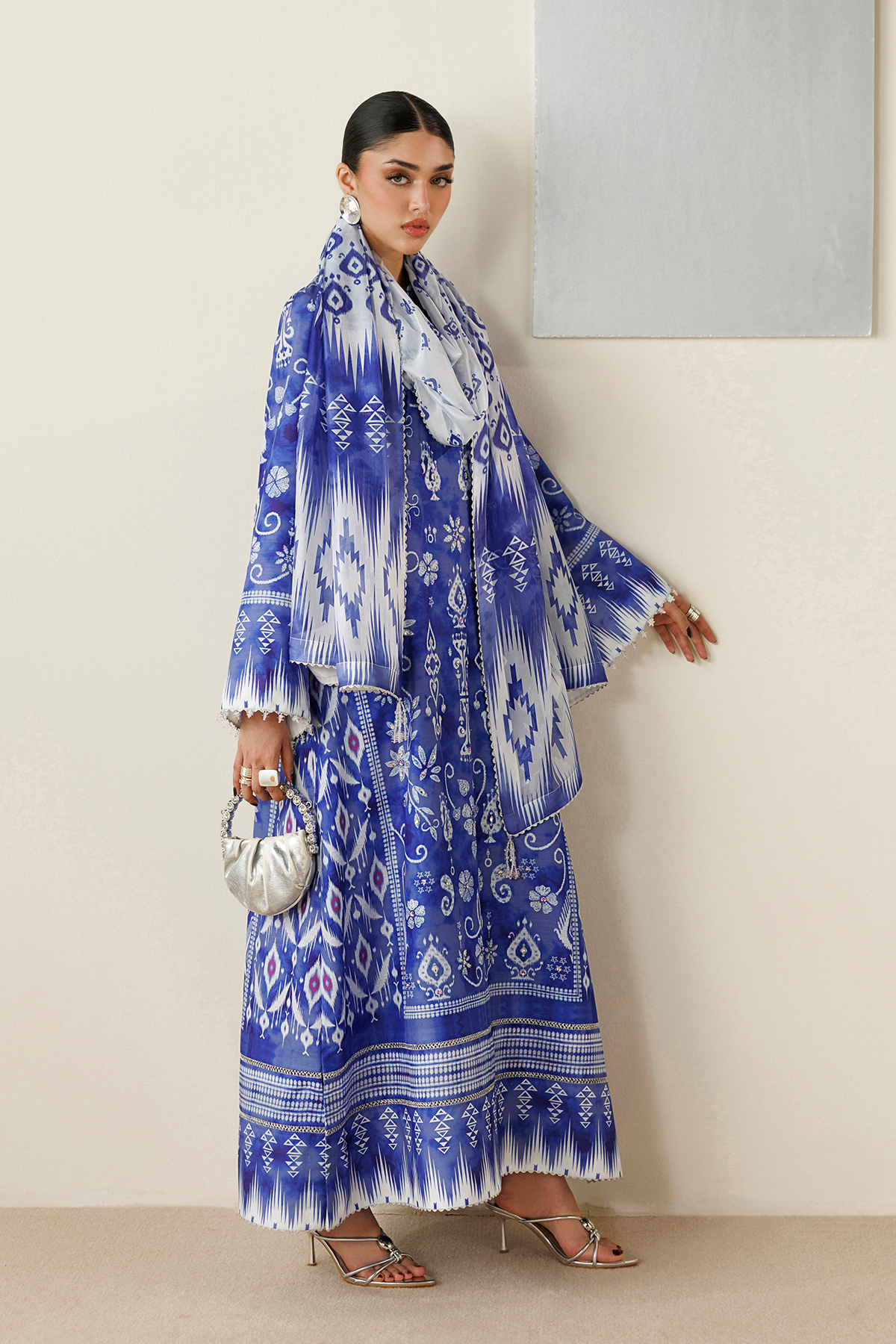 EMBROIDERED RAW SILK OR26-D09
